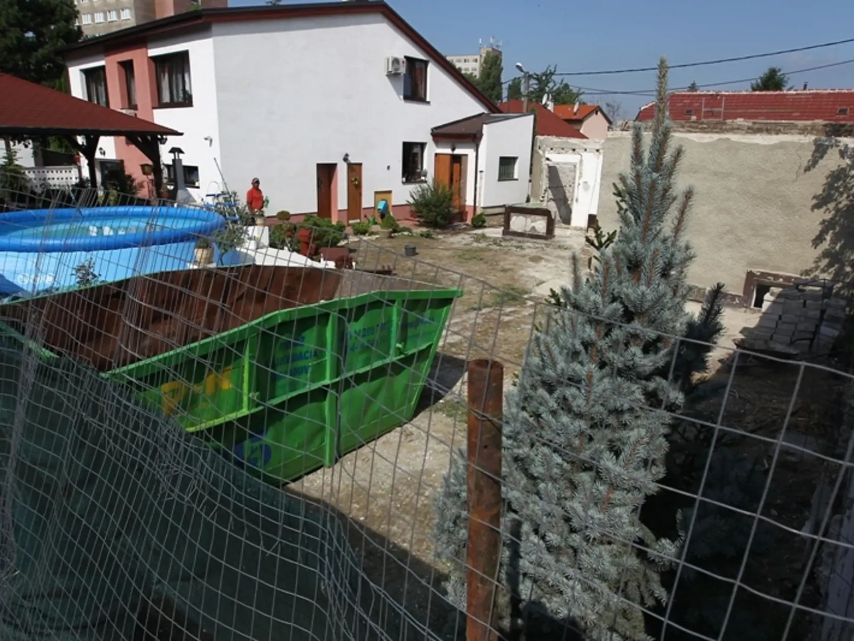 Na DVORE: Už tu vládne stavebný ruch.