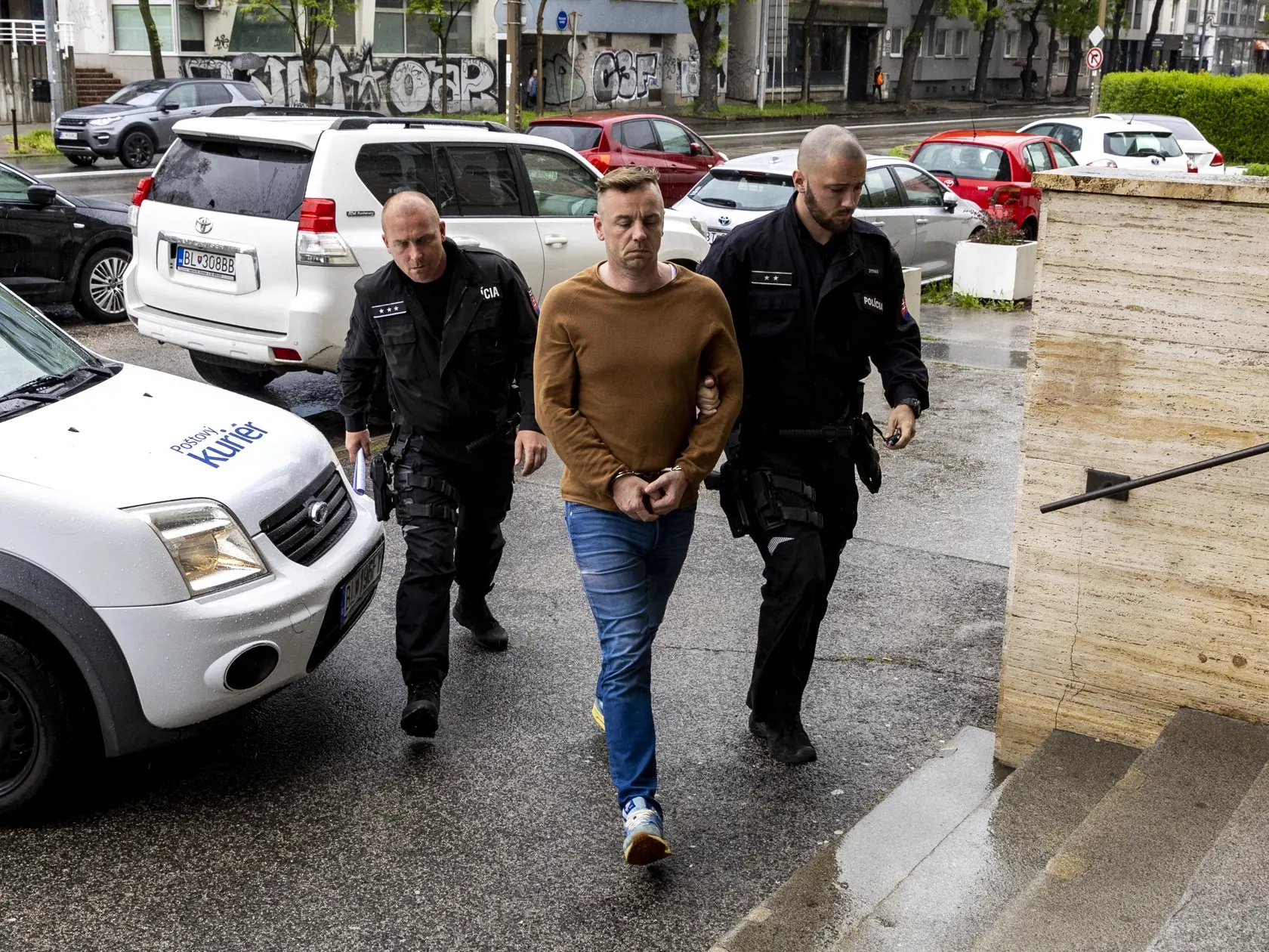Rozhodovanie o väzbe pre Gerrita Jana Kramera.