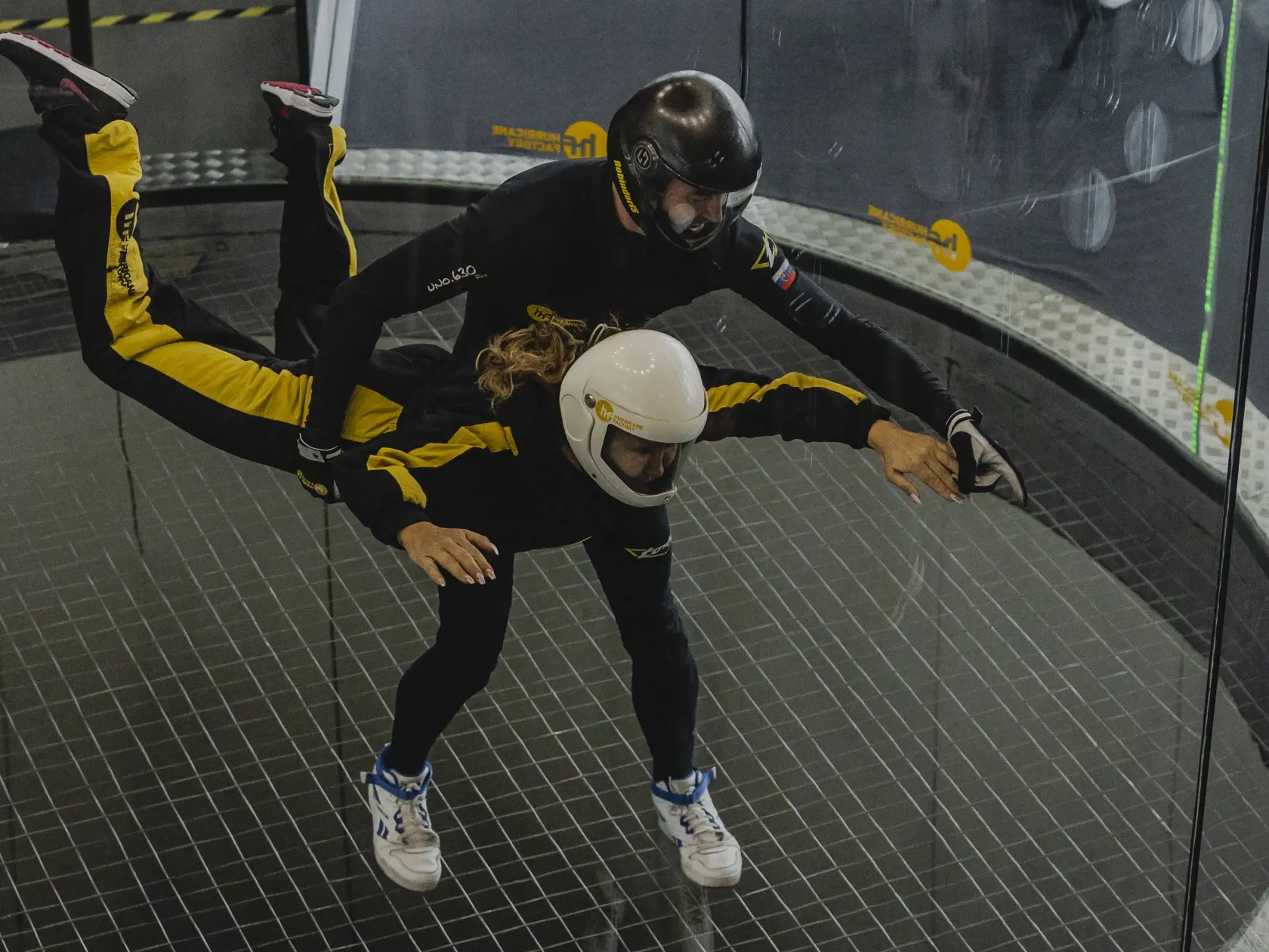 Nemecká milionárska rodina Geissenovcov navštívila v rámci svojho pobytu na Slovensku aj jediný veterný tunel na Slovensku s rýchlosťou vetra až 270 km/h, ktorý sa nachádza v Liptovskom Mikuláši. Spoločnosť im robil Minister hospodárstva Richard Sulík.