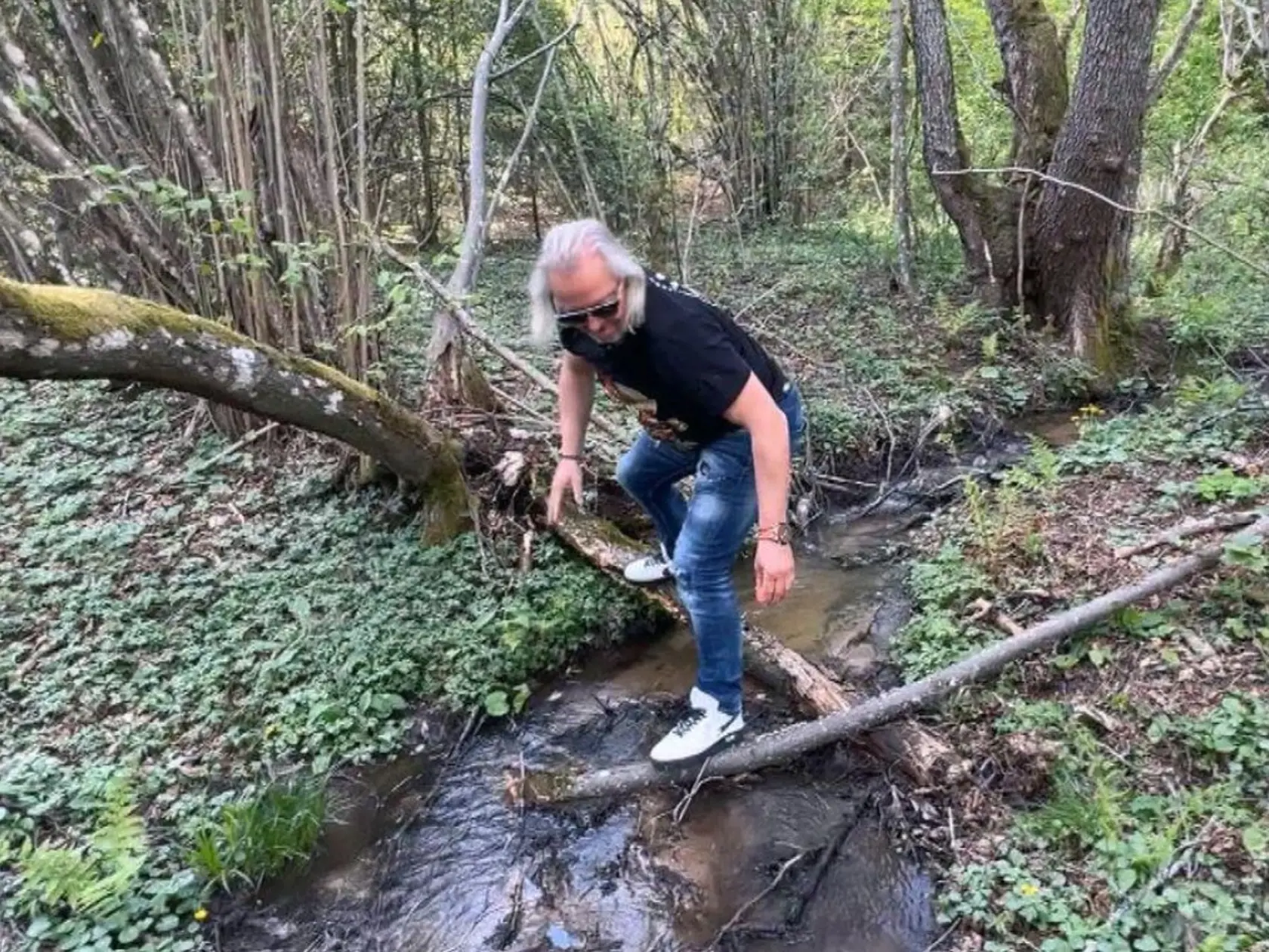 Posledné epizódy zo Slovenska vyvolali medzi fanúšikmi rodiny Geissovcov znova vlnu kritiky. Terčom sa tentokrát stala ich staršia dcéra Davina, ktorá mala vážne problémy s prečítaním menu v noblesnej reštaurácii. Na Geissovcov tam čakala luxusná večera v podobe 9-chodového menu. Davina však pri čítaní jedálneho lístka komolila jeden názov za druhým.