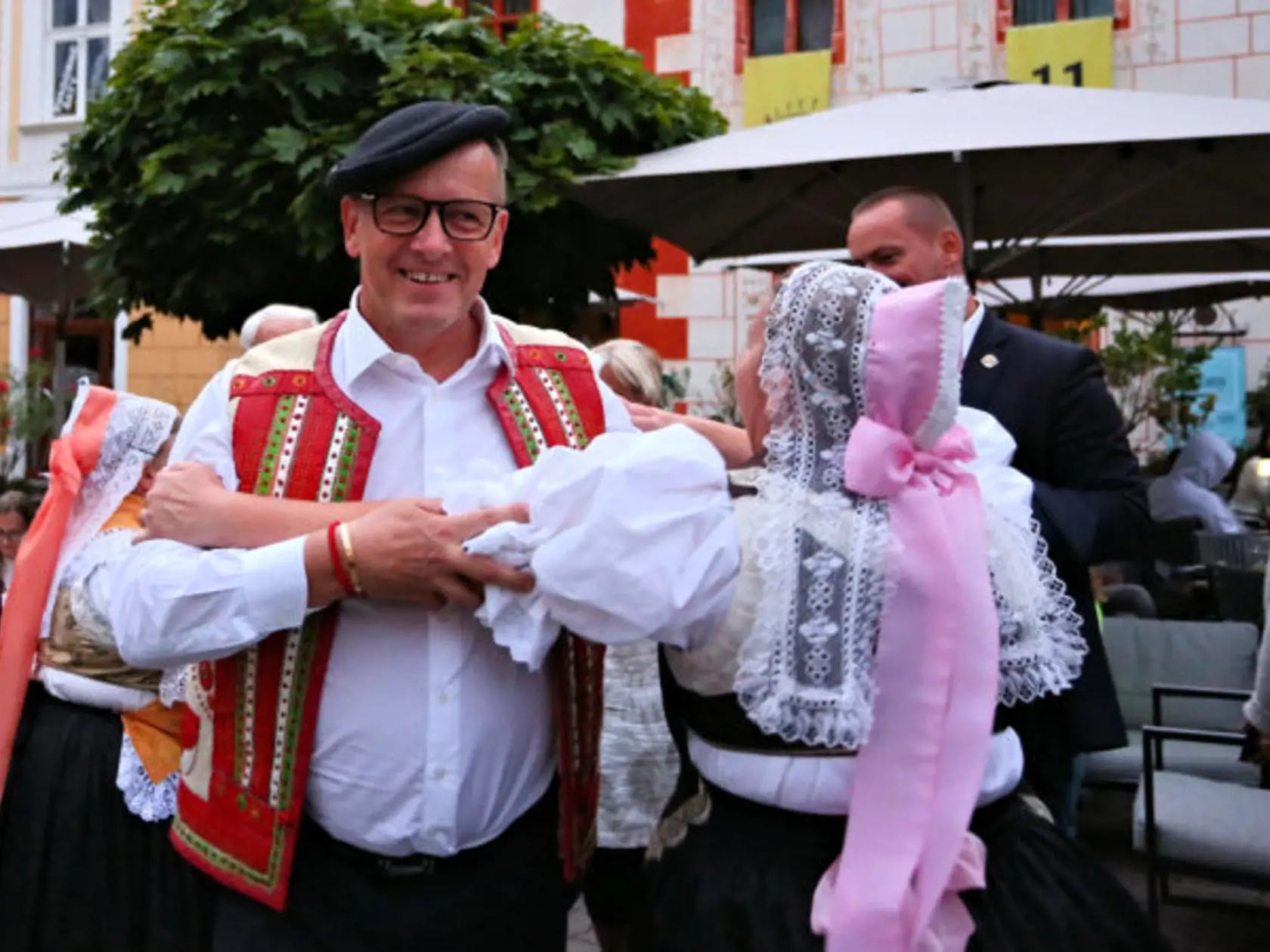 Boris Kollár v kroji. Snímka z apríla 2023.