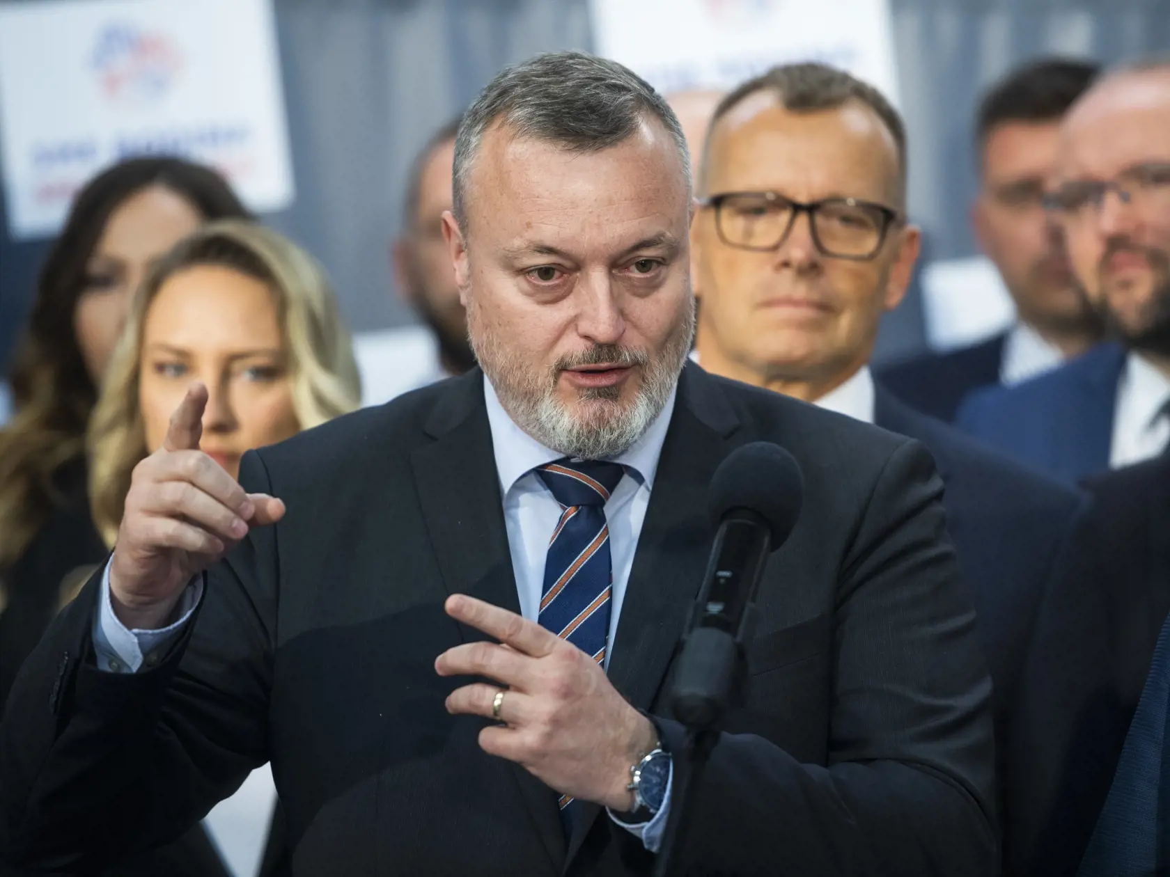 Podpredseda hnutia Sme rodina Milan Krajniak tvrdí, že štát sa má viac starať o svojich občanov. FOTO TASR - Jaroslav Novák