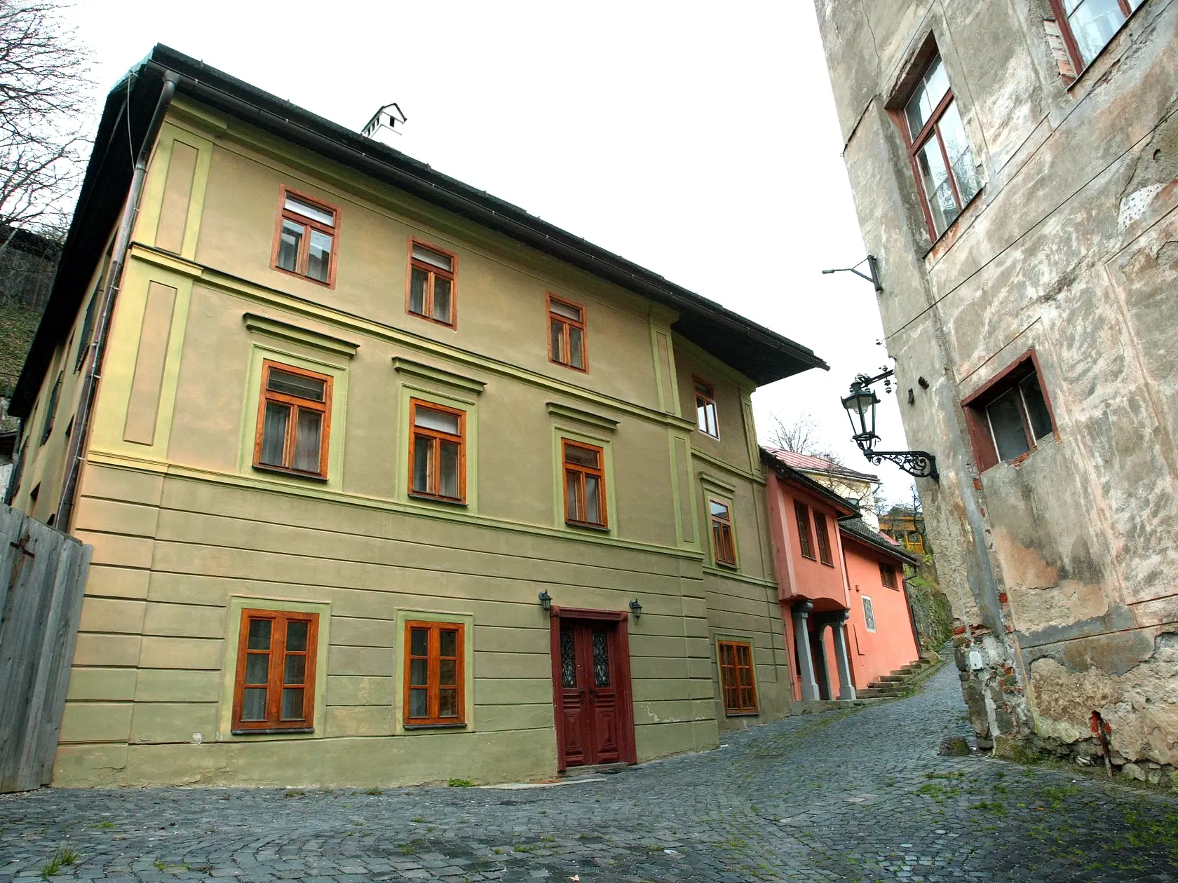 Takto vyzerali nehnuteľnosti Rezešovcovv minulosti.