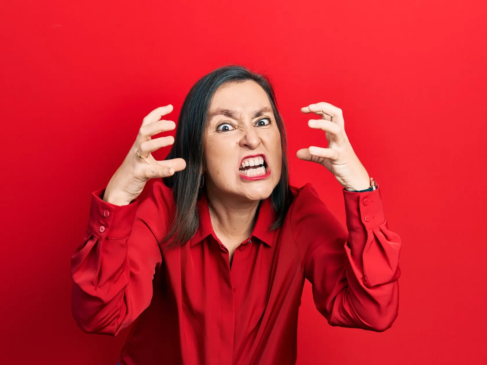 Middle,Age,Hispanic,Woman,Wearing,Casual,Clothes,Shouting,Frustrated,With