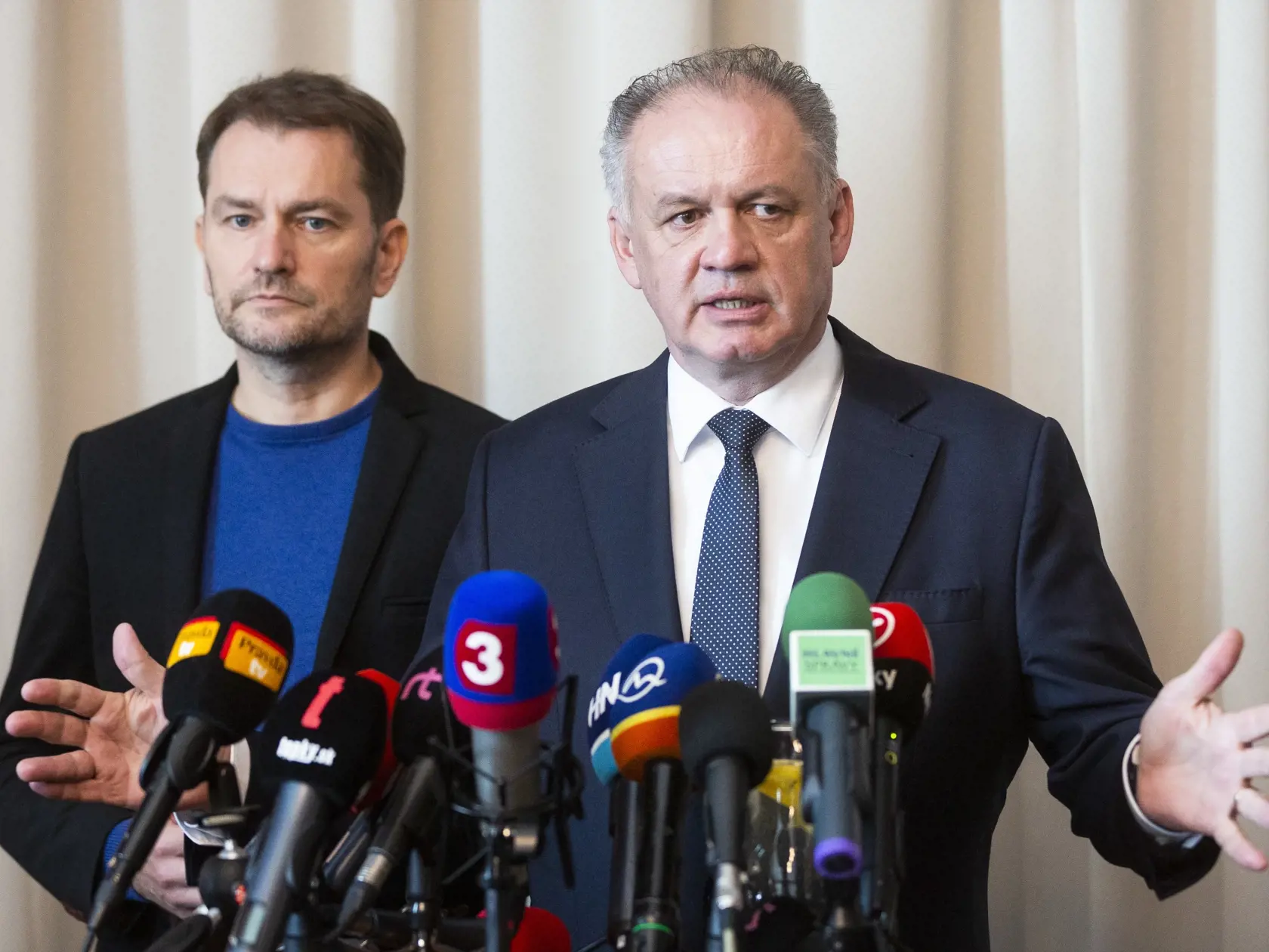 Na snímke zľava líder hnutia OĽaNO Igor Matovič a vtedajší predseda strany Za ľudí Andrej Kiska počas tlačovej konferencie po spoločnom stretnutí k výsledkom volieb do NR SR v Bratislave 3. marca 2020.