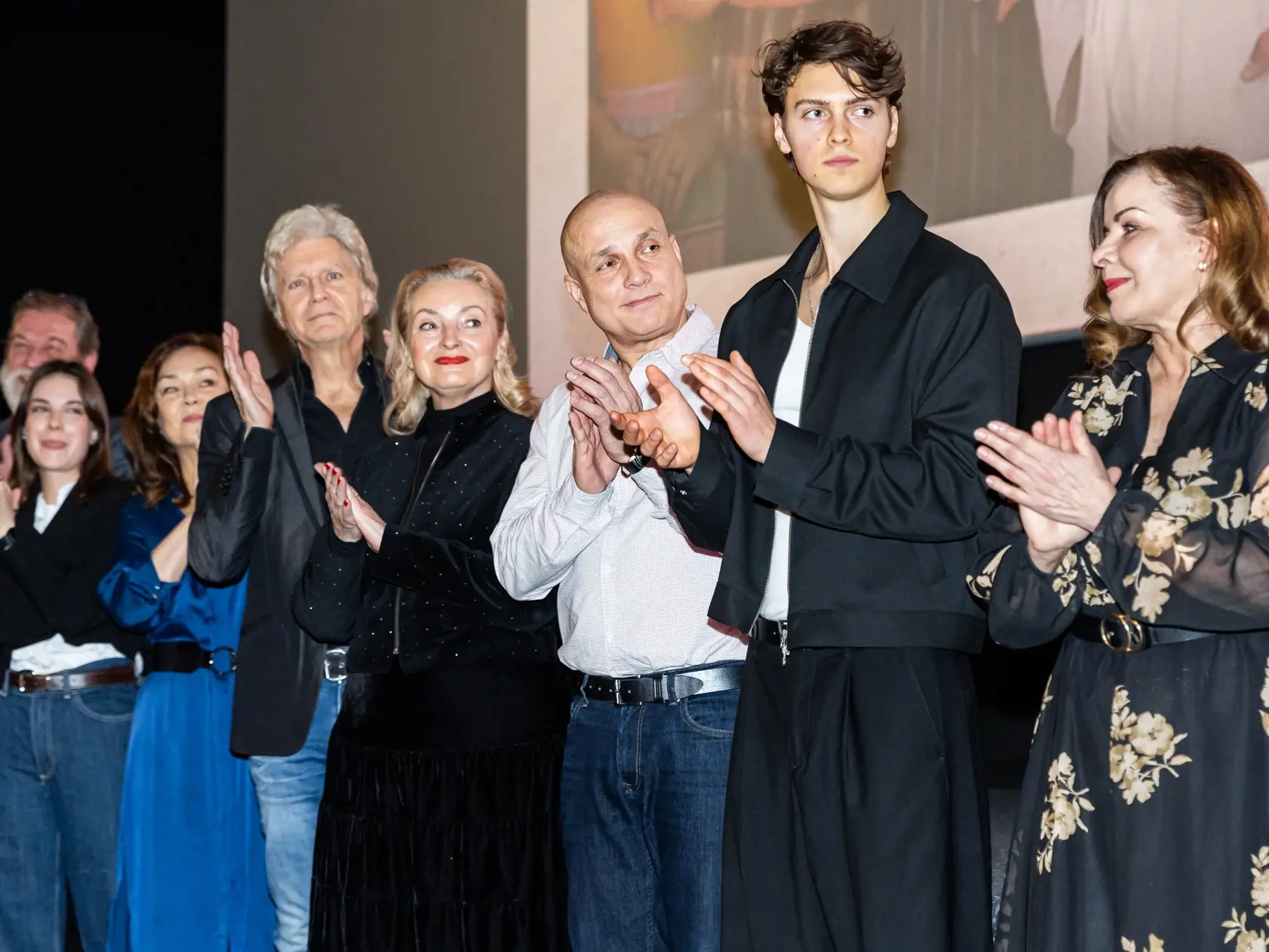 Premiéra denného televízneho seriálu “SĽUB” v Bratislave. Na snímke Zuzana Tlučková, Kristían Macháček, Eva Pavlíková, Štefan Skrúcaný a Dušan Cinkota.
