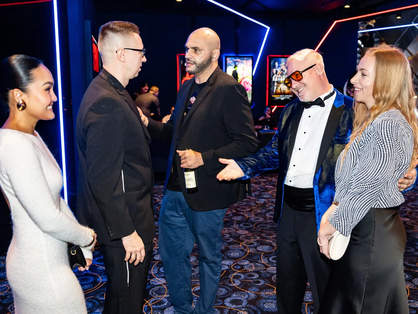 Premiéra druhého dielu filmu “ČERNÁK” v Bratislave. Na snímke Jakub Kroner s manželkou, Peter Batthyany a Marek Fučík.