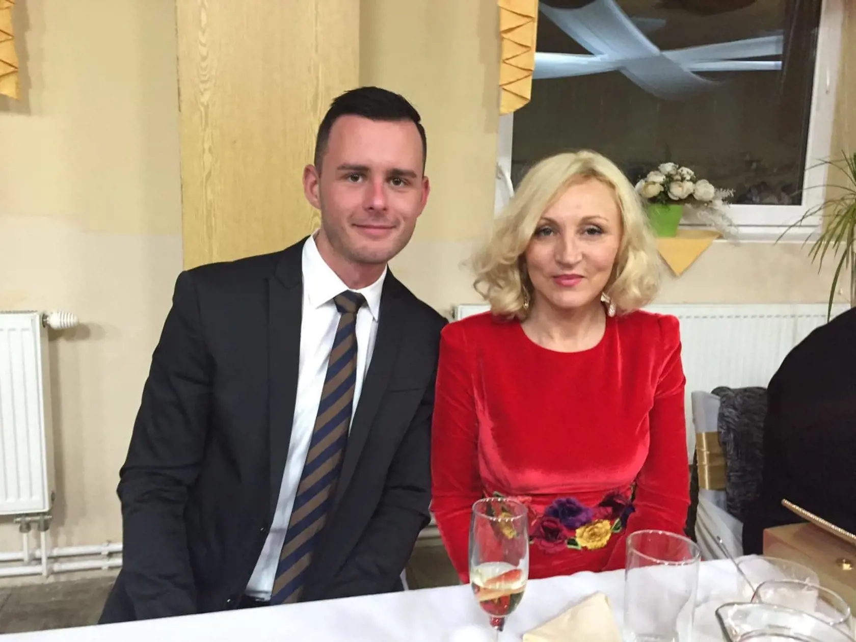 Tomáš Kučera začínal ako Zmajkovičovej asistent, dnes pôsobí vo funkcii krajského tajomníka vládneho SMER-u v Trnave.