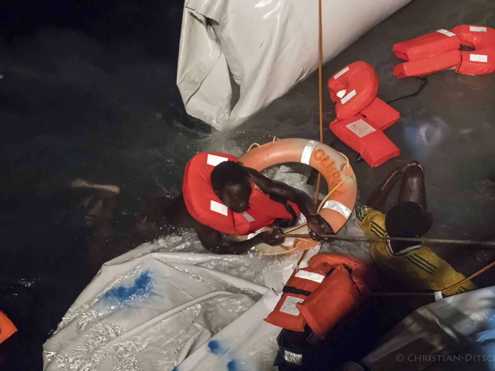 Migranti na ceste do Európy často riskujú životy.