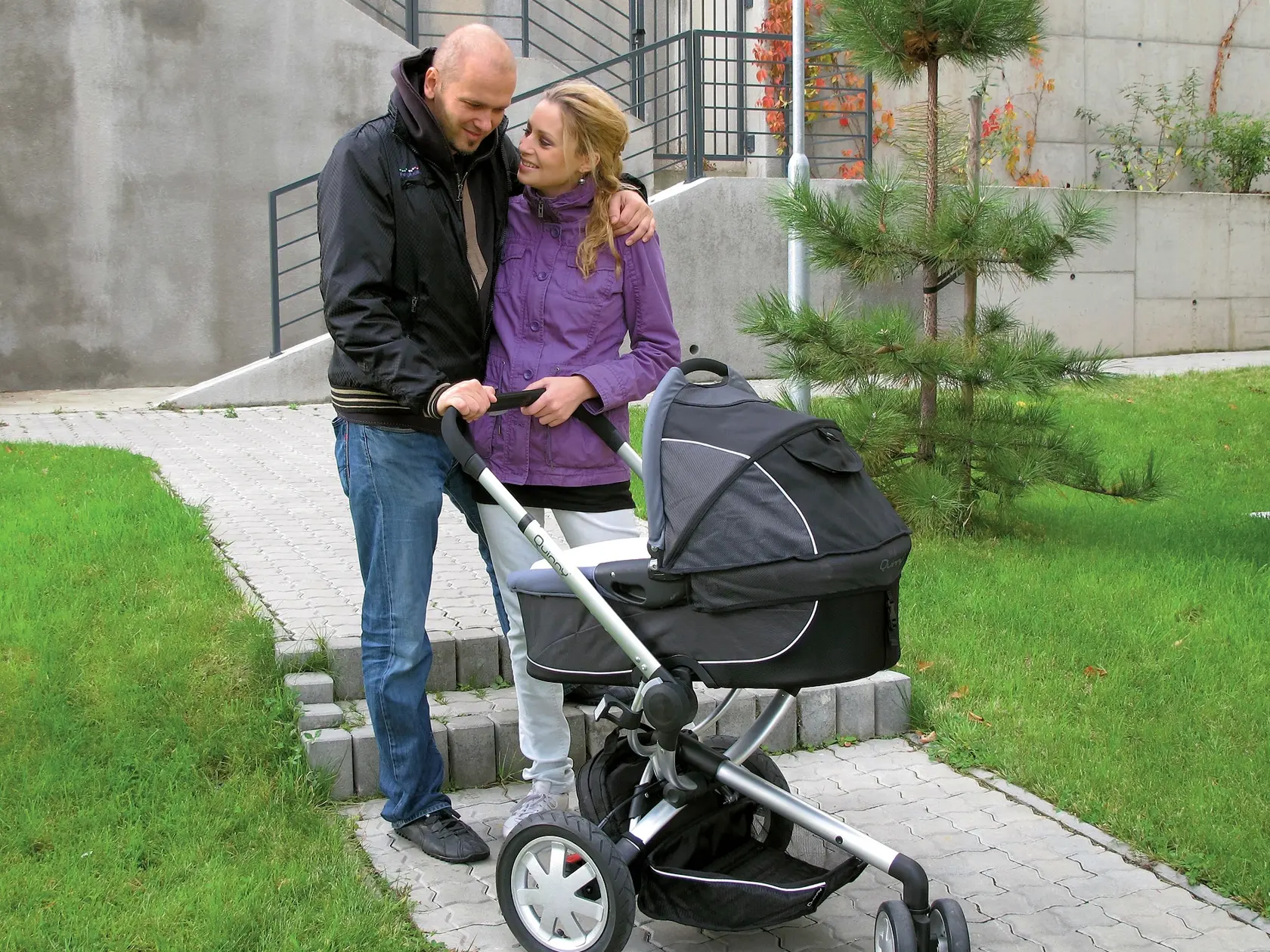 Mária Čírová, speváčka, žena, spev, hudba, partner Maroš Kachút, muž, dvojica, kočík, dieťa, syn Hugo, bábätko
foto: archív Márie Čírovej
uverejnené: Báječná žena 50/2009
pôvodný súbor:rodinka.eps
