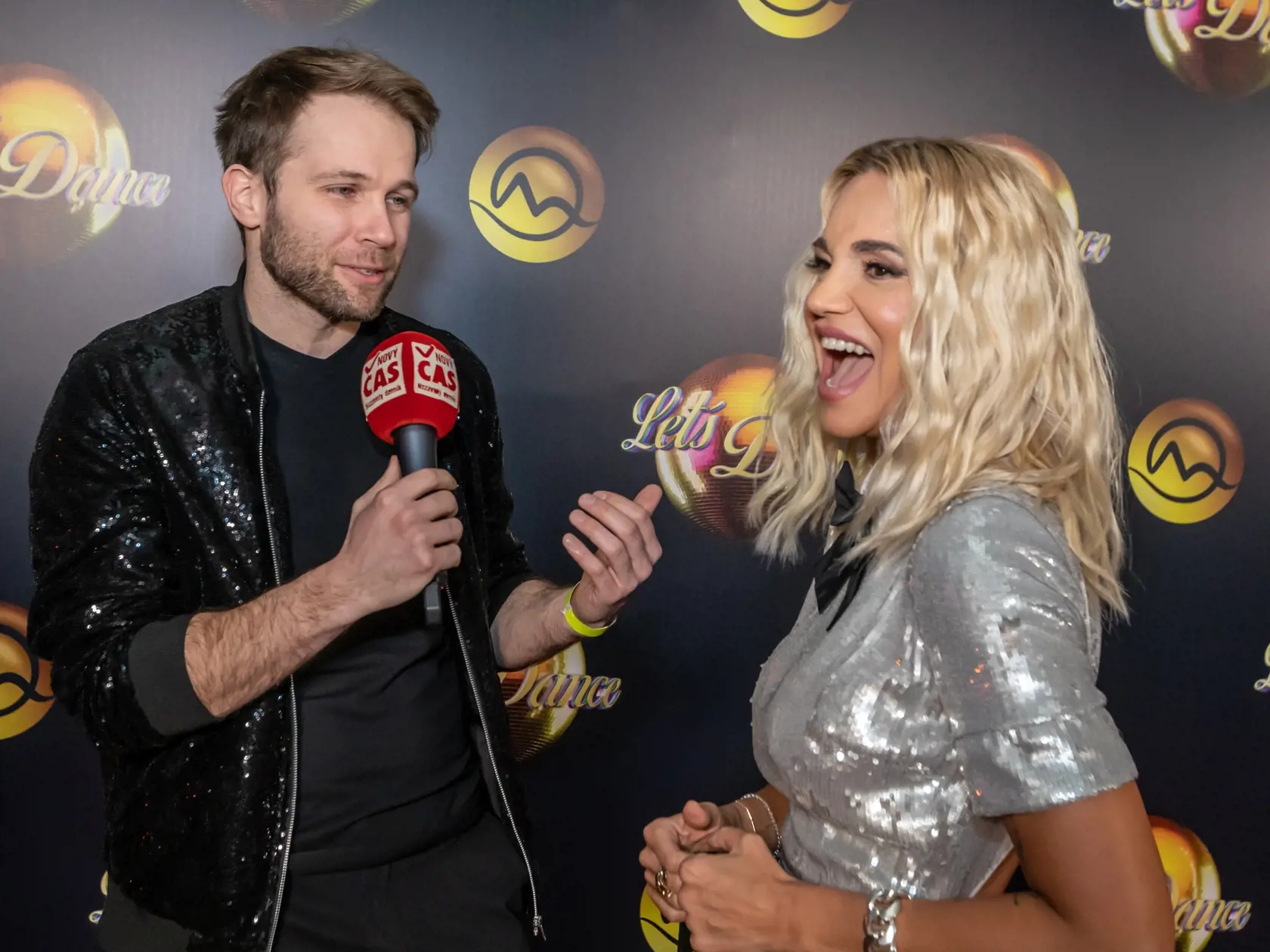 Príchody celebrít na prvé kolo Lets Dance. Na snímke je Tomáš Bezdeda a Dara Rolins. 
