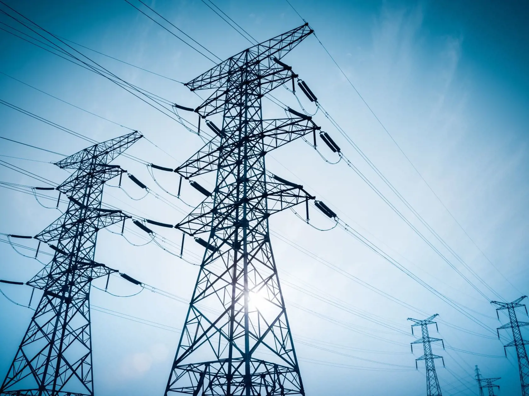 Firmu k tomuto rozhodnutiu doviedla aktuálna situácia s rastom cien energií na veľkoobchodných trhoch v spojení so štátnymi reguláciami cenotvorby.