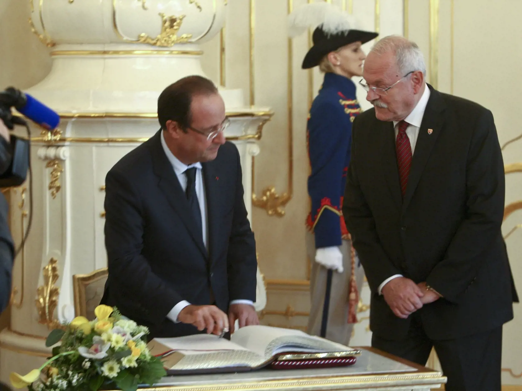 Návšteva vtedajšieho francúzkeho prezidenta Francoisa Hollanda v Bratislave / archívny záber