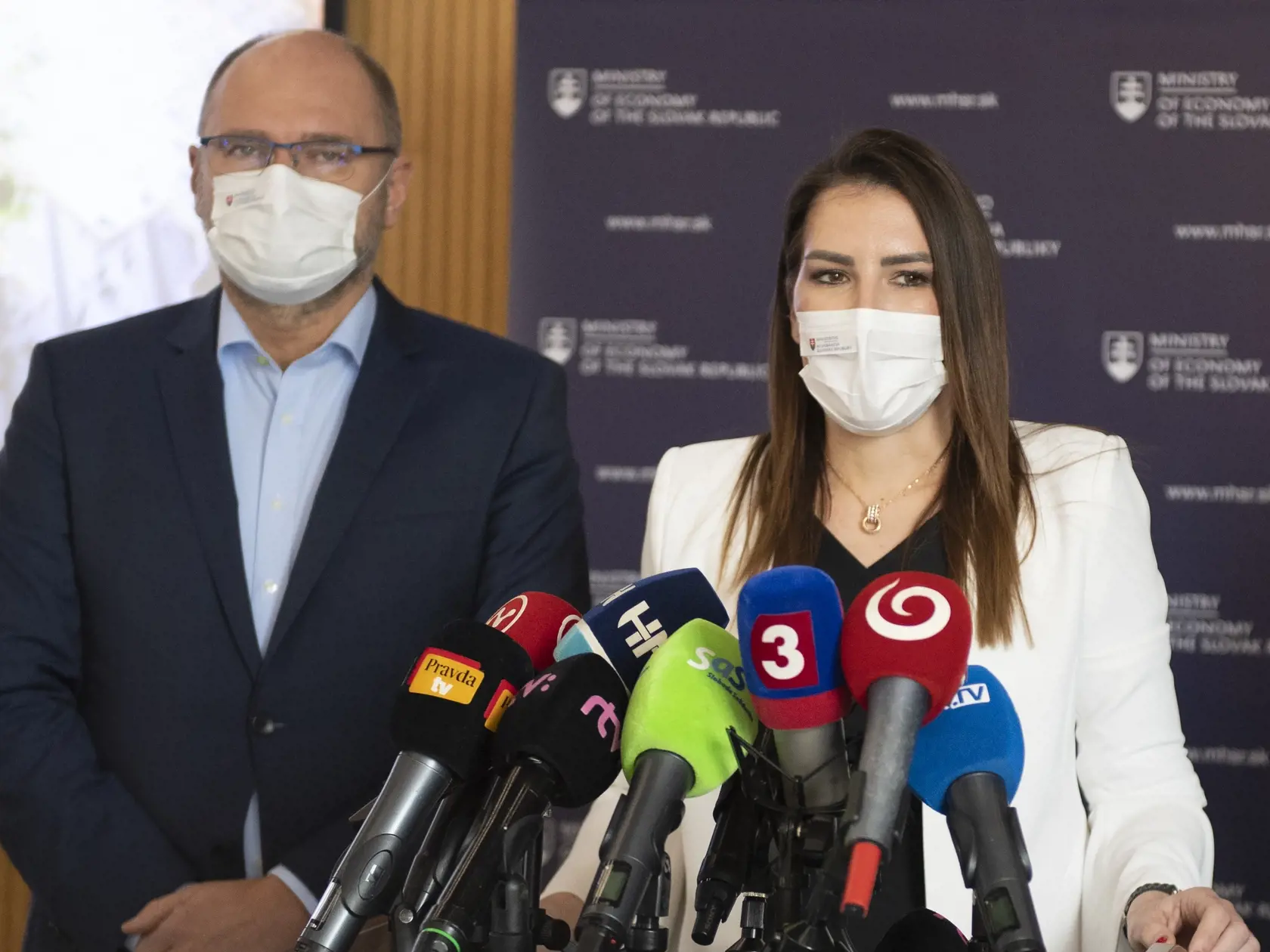 Na snímke podpredseda vlády a minister hospodárstva SR Richard Sulík a komisárka pre EXPO Dubaj Miroslava Valovičová počas tlačovej konferencie na tému Ako bude vyzerať Slovensko na EXPO Dubaj, 12. februára 2021 v Bratislave. FOTO TASR - Pavel Neubauer
 	

       