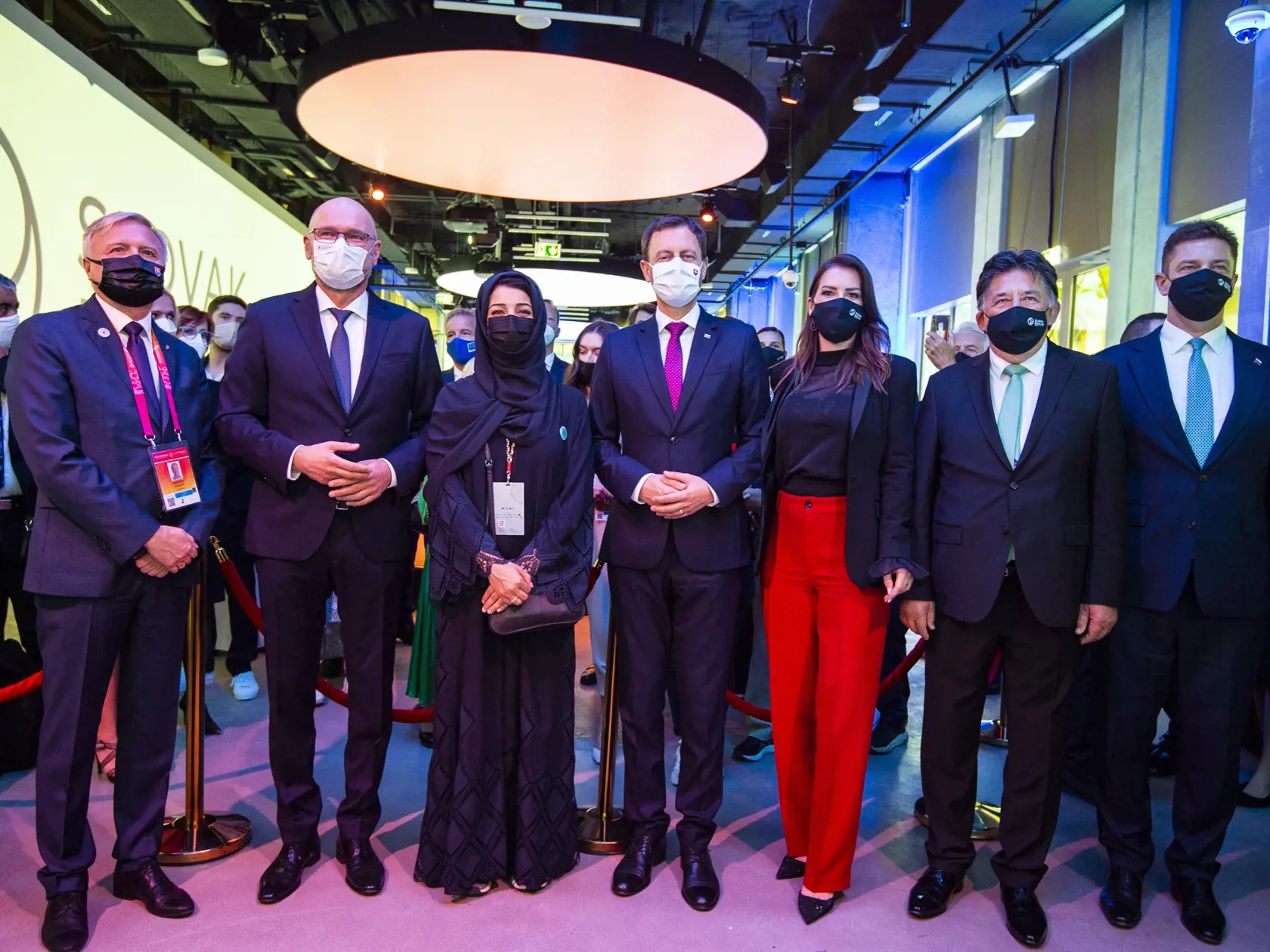 Na snímke zľava veľvyslanec SR v Spojených Arabských Emirátch Michal Kováč, minister hospodárstva SR Richard Sulík (SaS), ministerka medzinárodnej spolupráce Spojených arabských emirátov a generálna riaditeľka EXPO Dubaj 2020 Rím Hášimíová, premiér Eduard Heger (OĽaNO), generálna komisárka slovenskej expozície na EXPO Dubaj 2020 Miroslava Valovičová, minister životného prostredia SR Ján Budaj (OĽaNO) a minister dopravy a výstavby SR Andrej Doležal (nominant Sme rodina) počas slávnostnej prezentá