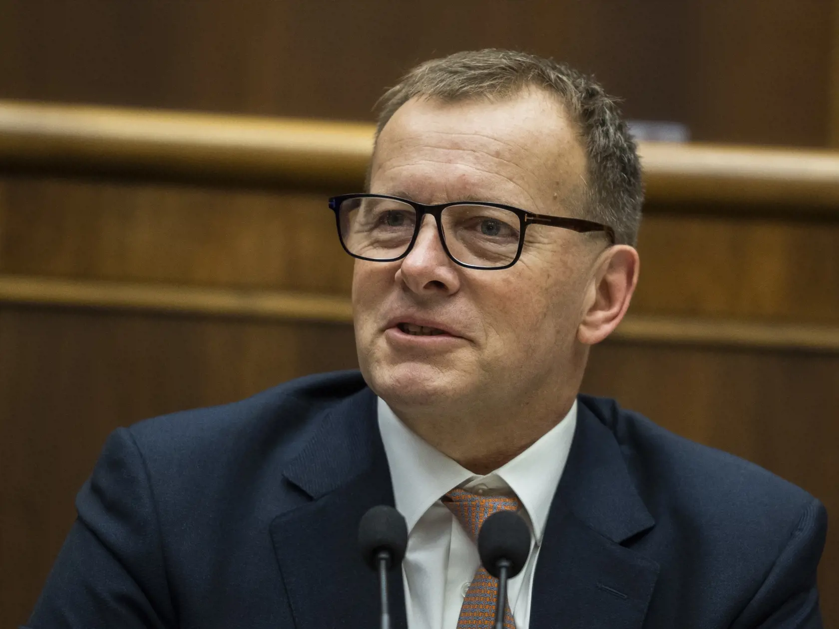 „To, že si z výstavy EXPO Dubaj urobil Sulík cestovku a lietali tam jeho kamoši, je jeho problém a nesie si za to politickú zodpovednosť. Ale to, že povedal ‚vypite bar‘, bolo aj z iniciatívy majiteľa baru, že vypite a zjedzte to, lebo to inak vyhodíme,“ podčiarkol predseda parlamentu.
