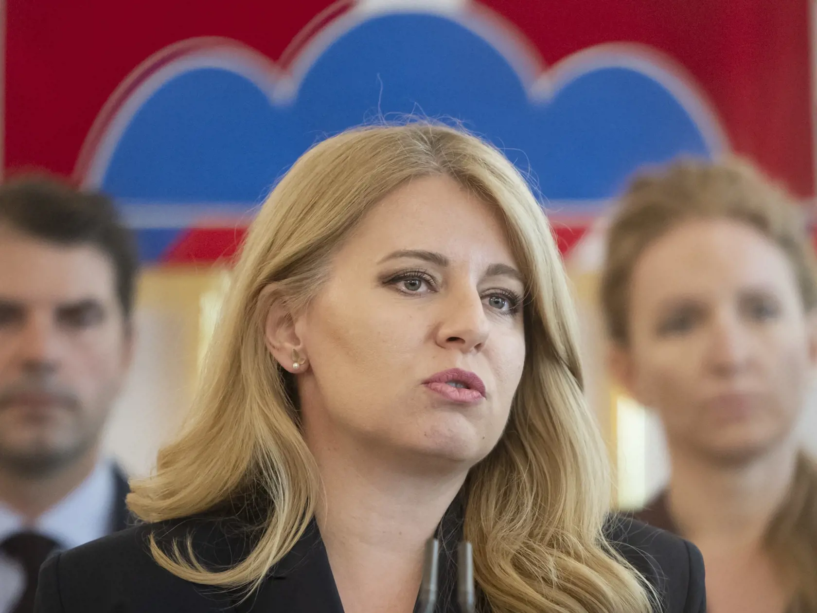 Na snímke prezidentka SR Zuzana Čaputová počas vyhlásenia, na ktorom oznámila svoje rozhodnutie v súvislosti so schváleným protiinflačným balíkom zákonov po sérií rokovaní s ekonomickými expertmi, sociálnymi partnermi a predstaviteľmi samospráv a ďalších organizácií v Prezidentskom paláci v Bratislave v utorok 7. júna 2022. Prezidentka Zuzana Čaputová vrátila parlamentu tzv. protiinflačný balík. Vetuje ho vo všetkých častiach týkajúcich sa opatrení, ktoré by mali byť účinné od januára 2023. V pr