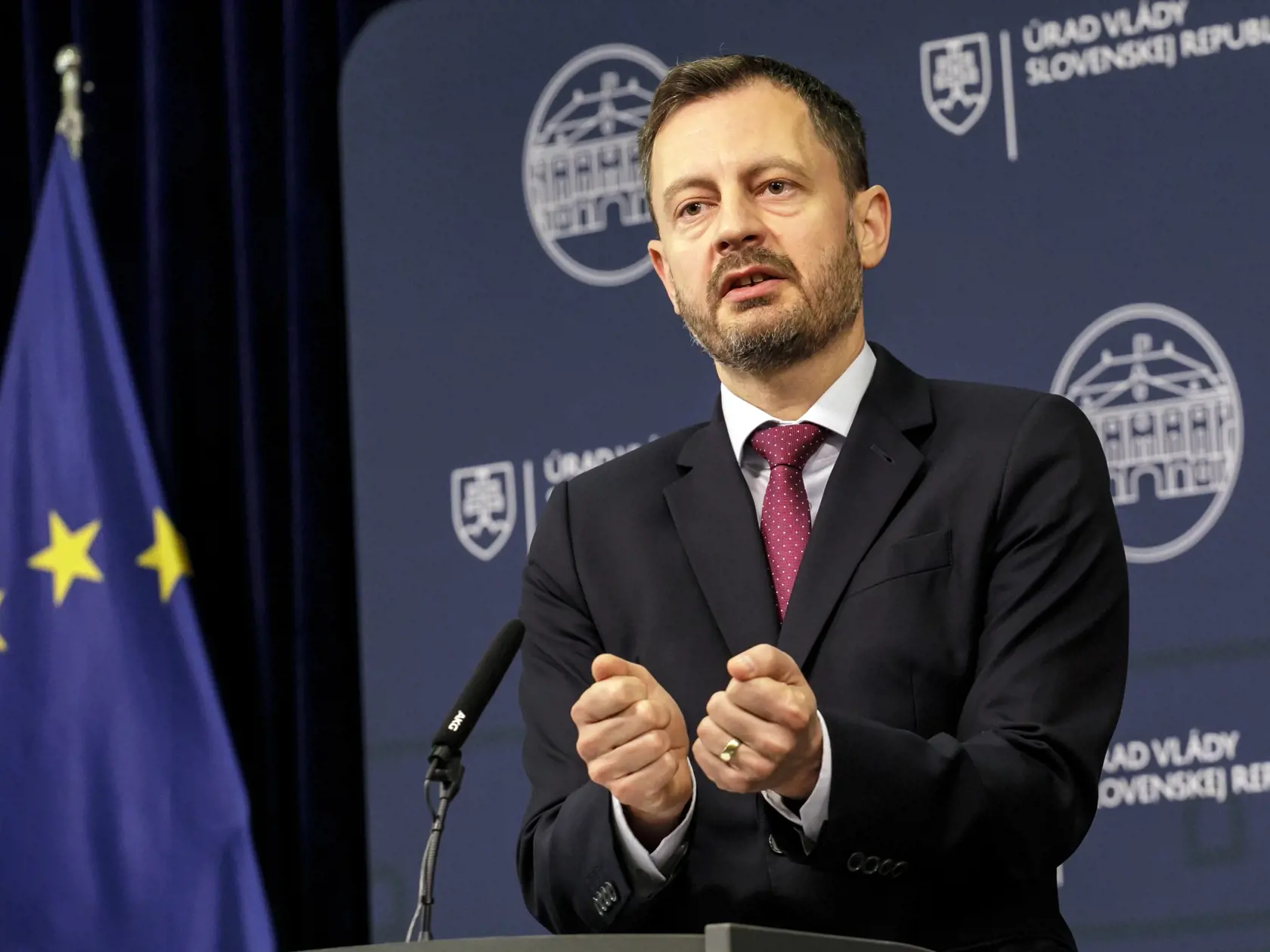 Na snímke predseda vlády SR Eduard Heger (OĽaNO) počas tlačovej konferencie v Bratislave 25. júna 2022. FOTO TASR - Dano Veselský