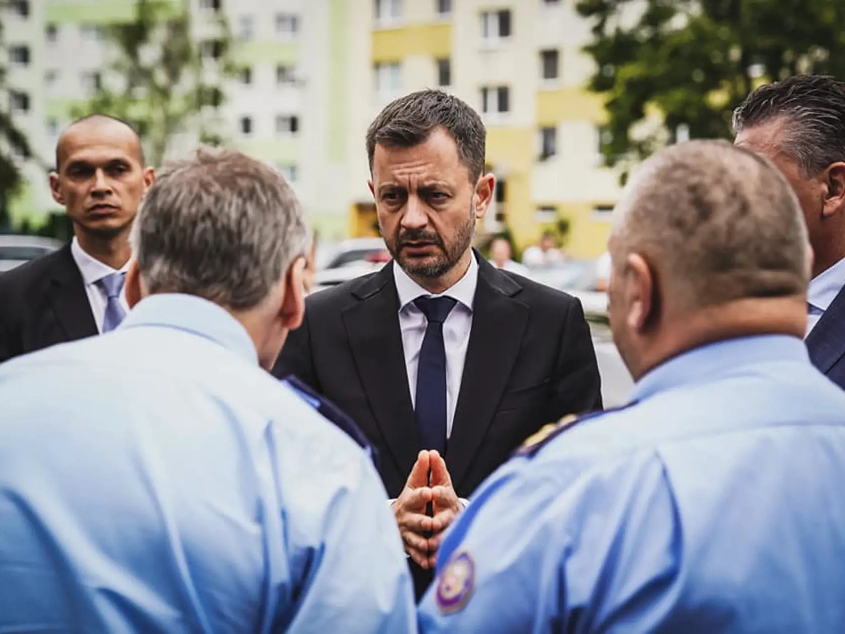 Požiar, ku ktorému došlo v noci na štvrtok v bytovom dome na Okružnej ulici si vyžiadal štyri obete na životoch, na jeho následky zomrel manželský pár vo veku 46 a 48 rokov a dve ženy vo veku 40 a 65 rokov.