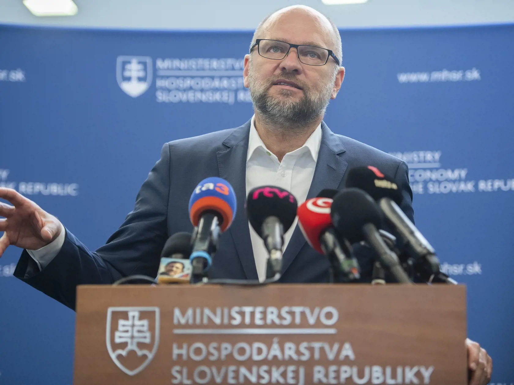 Na snímke vicepremiér a minister hospodárstva SR Richard Sulík (SaS) počas tlačovej konferencie po druhom rokovaní Rady vlády pre konkurencieschopnosť a produktivitu (RVKP) na tému "Výsledky rokovania RVKP a tretí balíček na zlepšenie podnikateľského prostredia" 30. júna 2022 v Bratislave. FOTO TASR - Martin Baumann