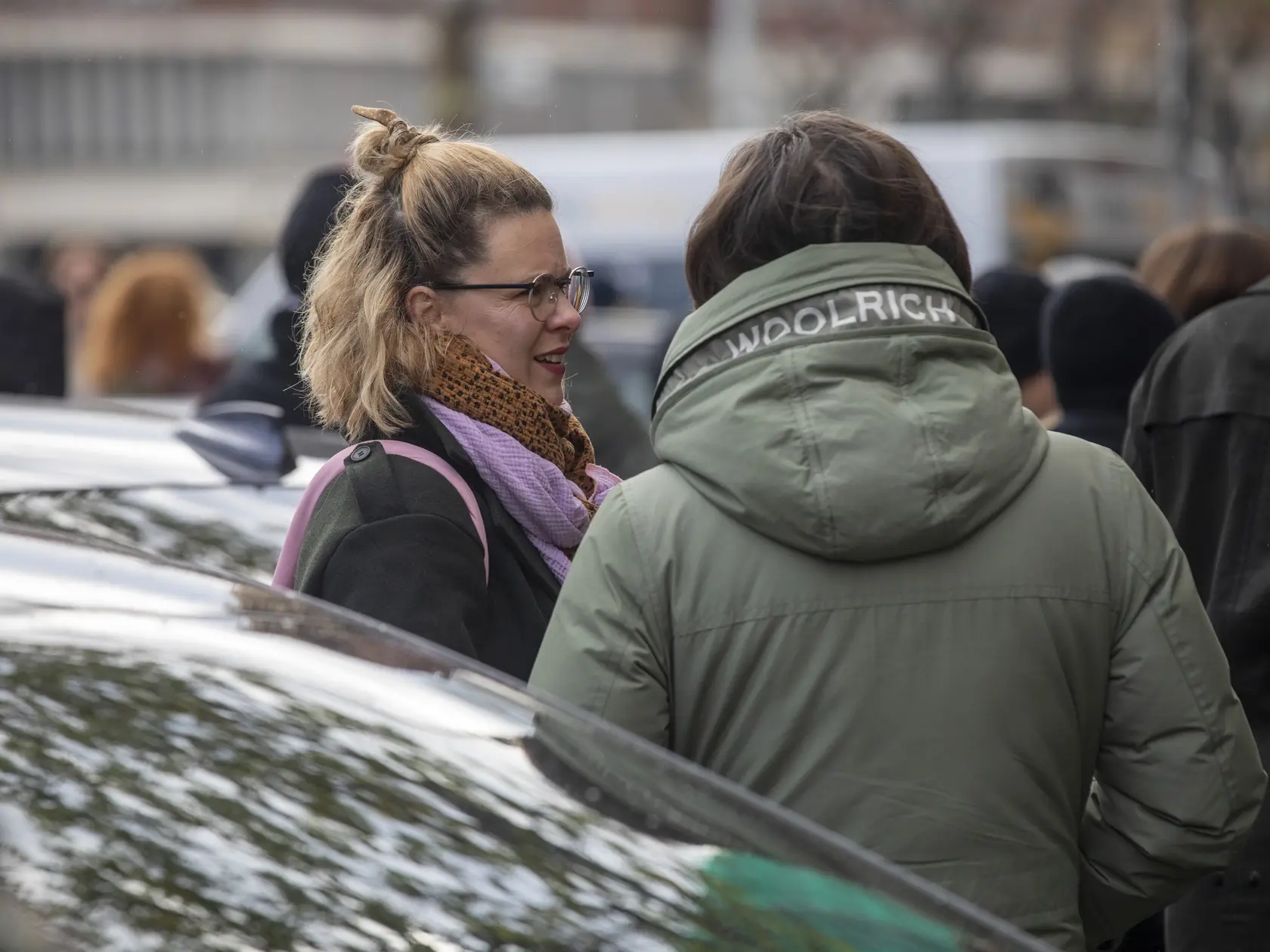 Kultúrny protest pred ministerstvom kultúry počas výberového konania na pozíciu riaditeľa SNG.
Bývalý riaditeľ SND Matej Drlička a herečka Kristína Tormová.