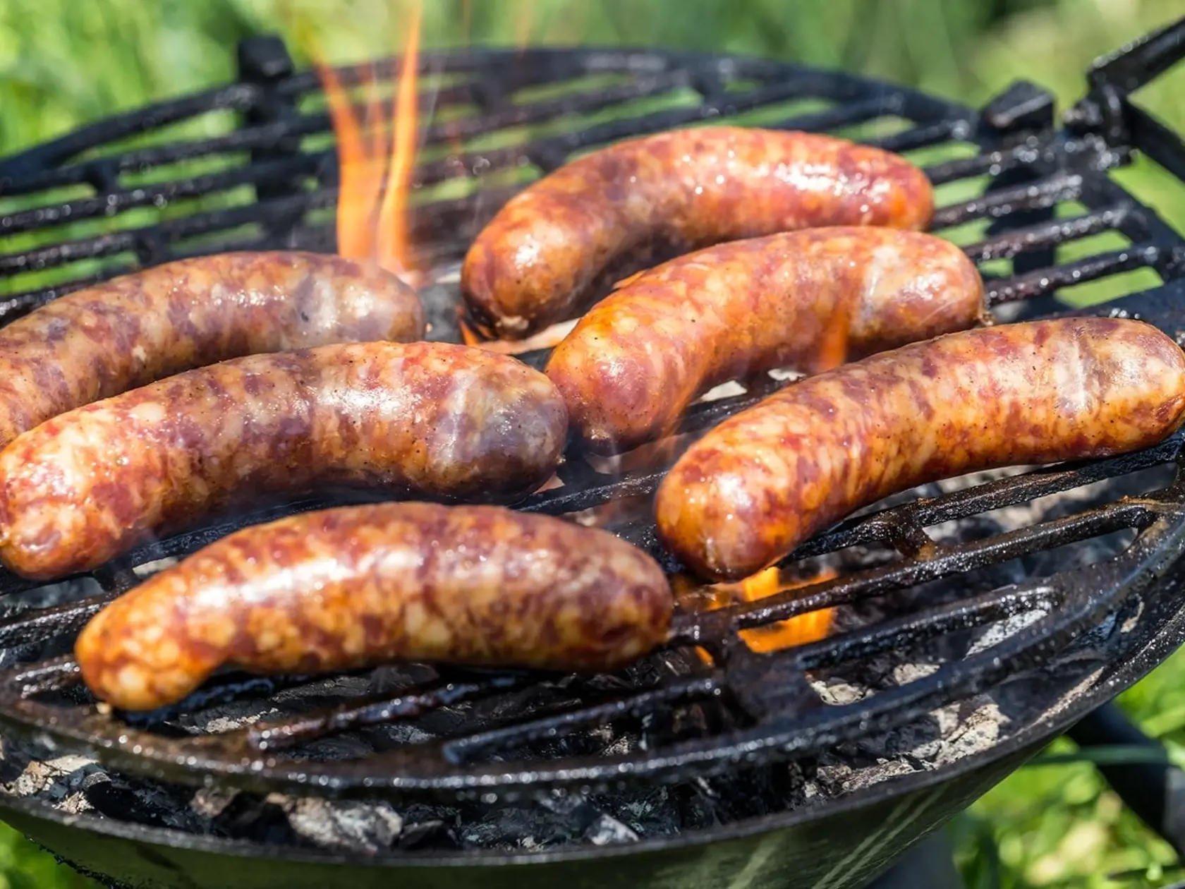 Polycyklické aromatické uhľovodíky sú aj v grilovaných potravinách, vznikajú pri rozklade dreva.