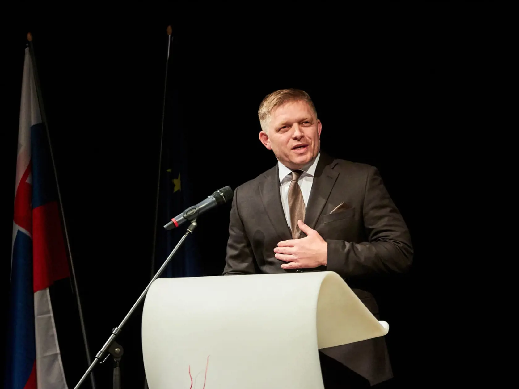 Premiér sa vyjadril, že mu na vyšetrení kauzy záleží.