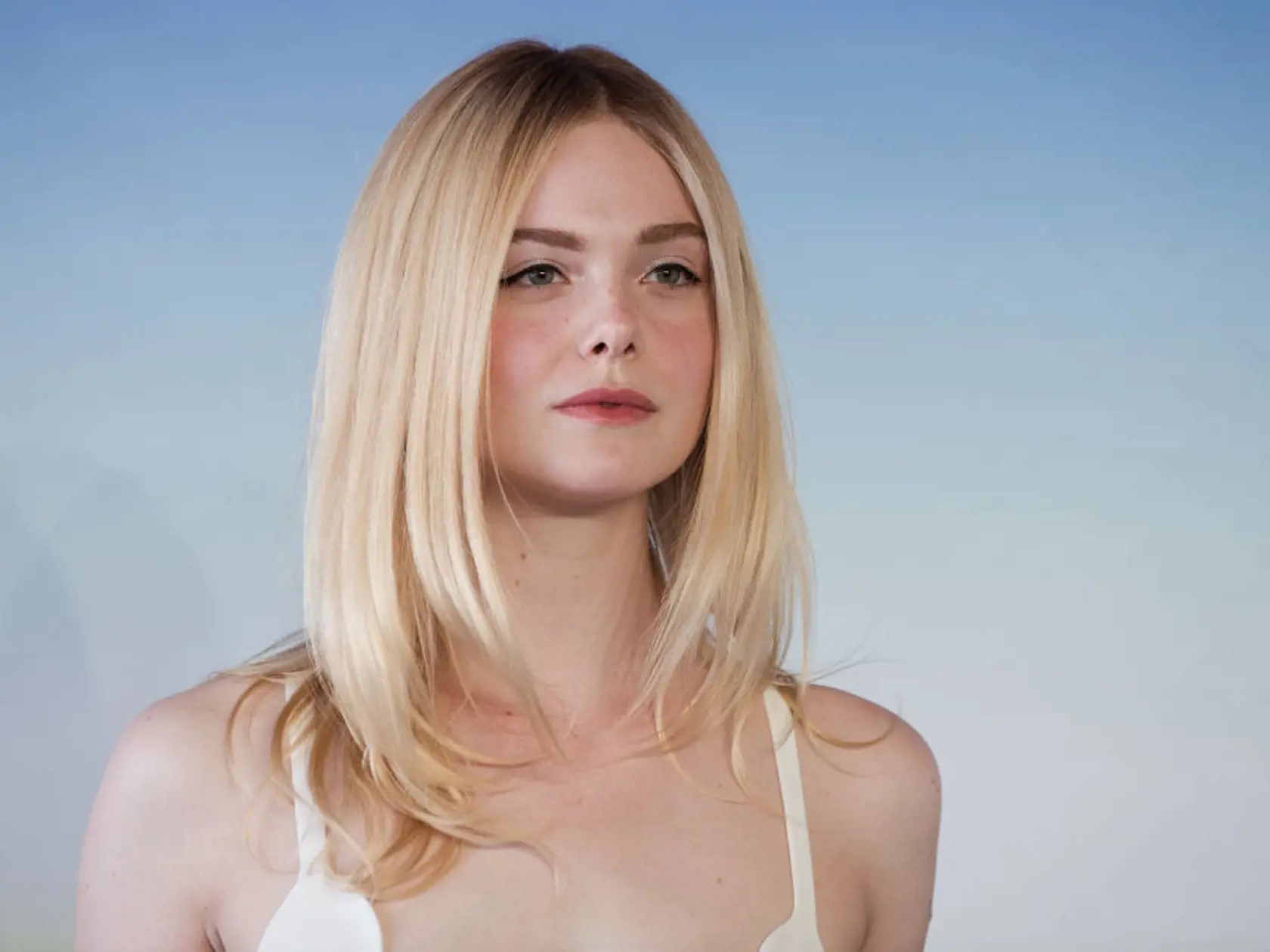 DEAUVILLE, FRANCE - SEPTEMBER 01:  Elle Fanning poses during a photocall to present the film "Galveston" during the 44th Deauville US Film Festival on September 1, 2018 in Deauville, France.  (Photo by Francois Durand/Getty Images)