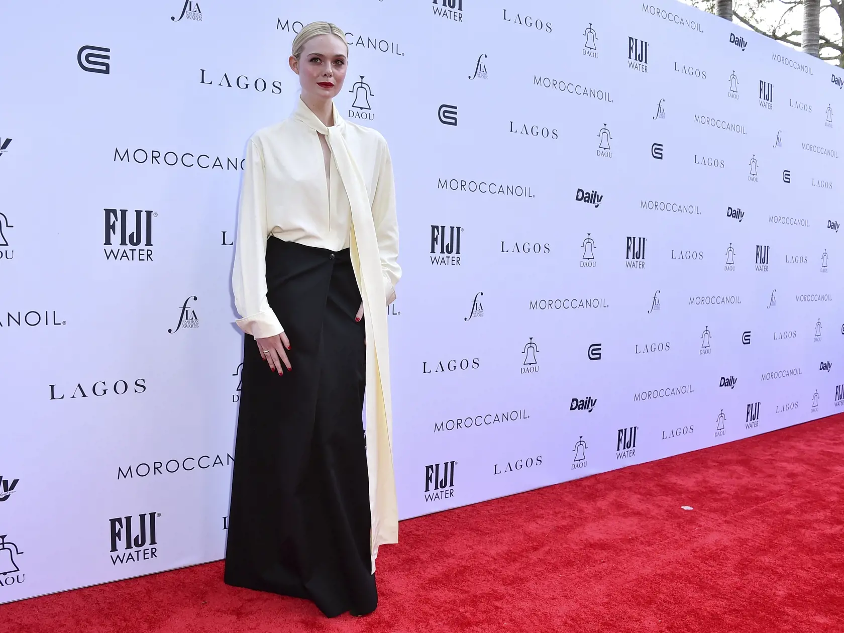 EBE 18 Beverly Hills - Na snímke americká herečka Elle Fanningová prichádza na siedmy ročník udeľovania cien módneho časopisu The Daily Front Row Fashion Los Angeles Awards v hoteli Beverly Hills v Kalifornii v noci na 24. apríla 2023. FOTO TASR/AP

Elle Fanning arrives at The Daily Front Row's Seventh Annual Fashion Los Angeles Awards, Sunday, April 23, 2023, at the Beverly Hills Hotel, in Beverly Hills, Calif. (Photo by Jordan Strauss/Invision/AP)