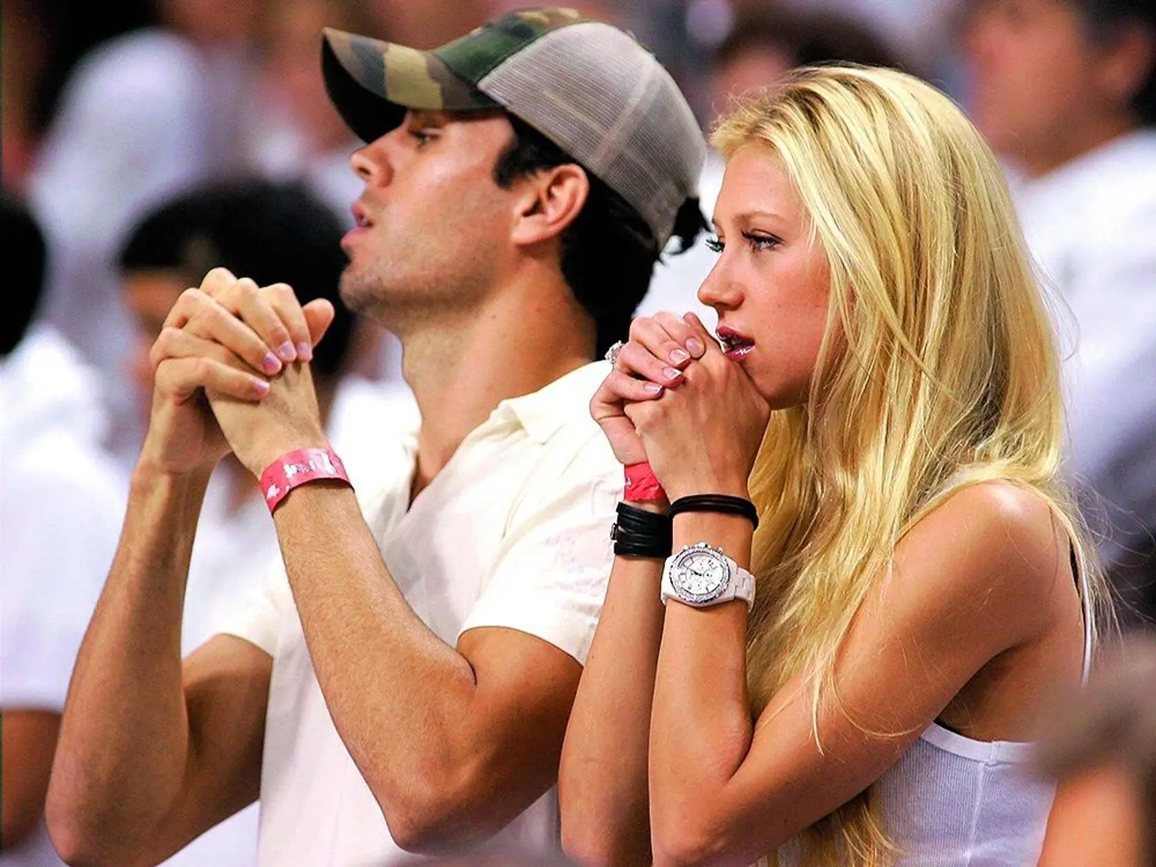 Enrique Iglesias (38) a Anna Kurnikovová (32)