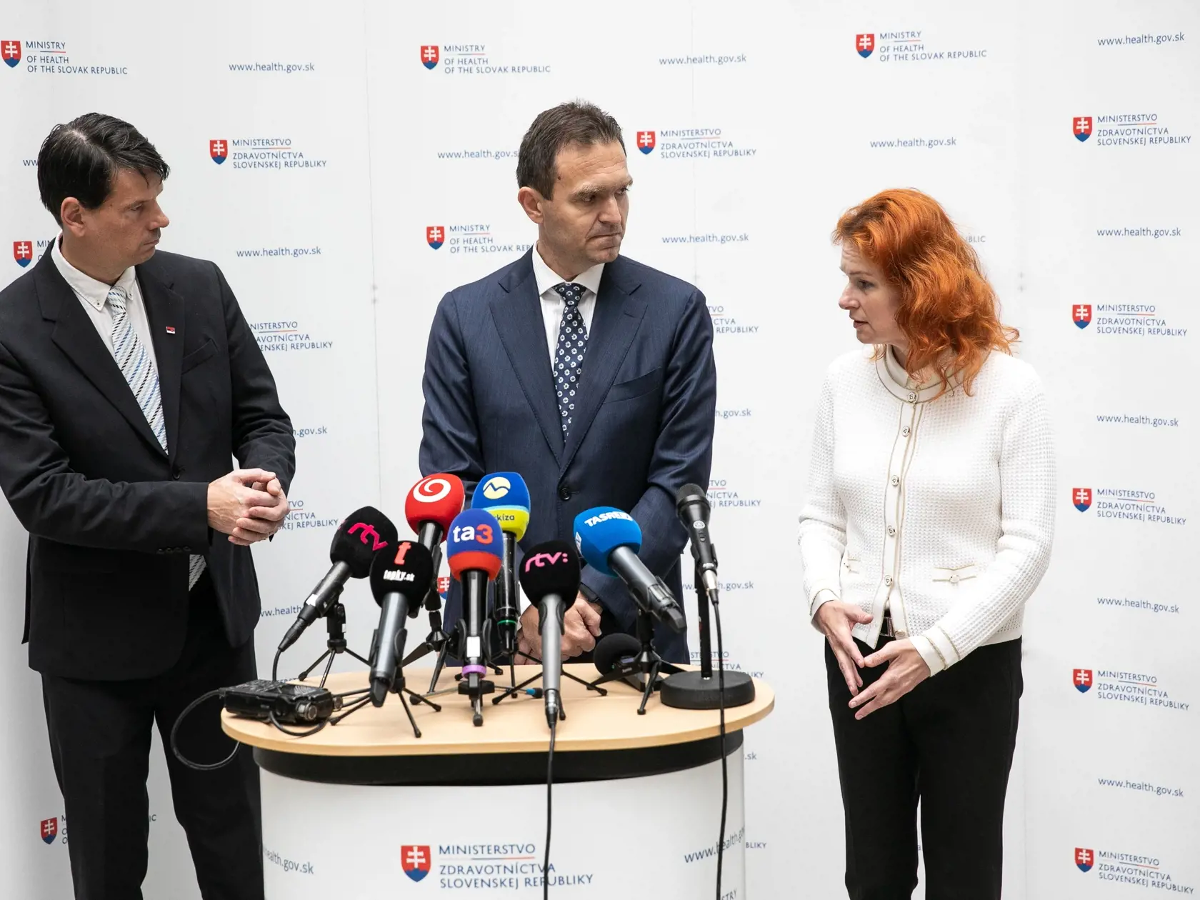 Premiér Ľudovít Ódor na Ministerstve zdravotníctva SR. Na snímke je Ľudovít Ódor.