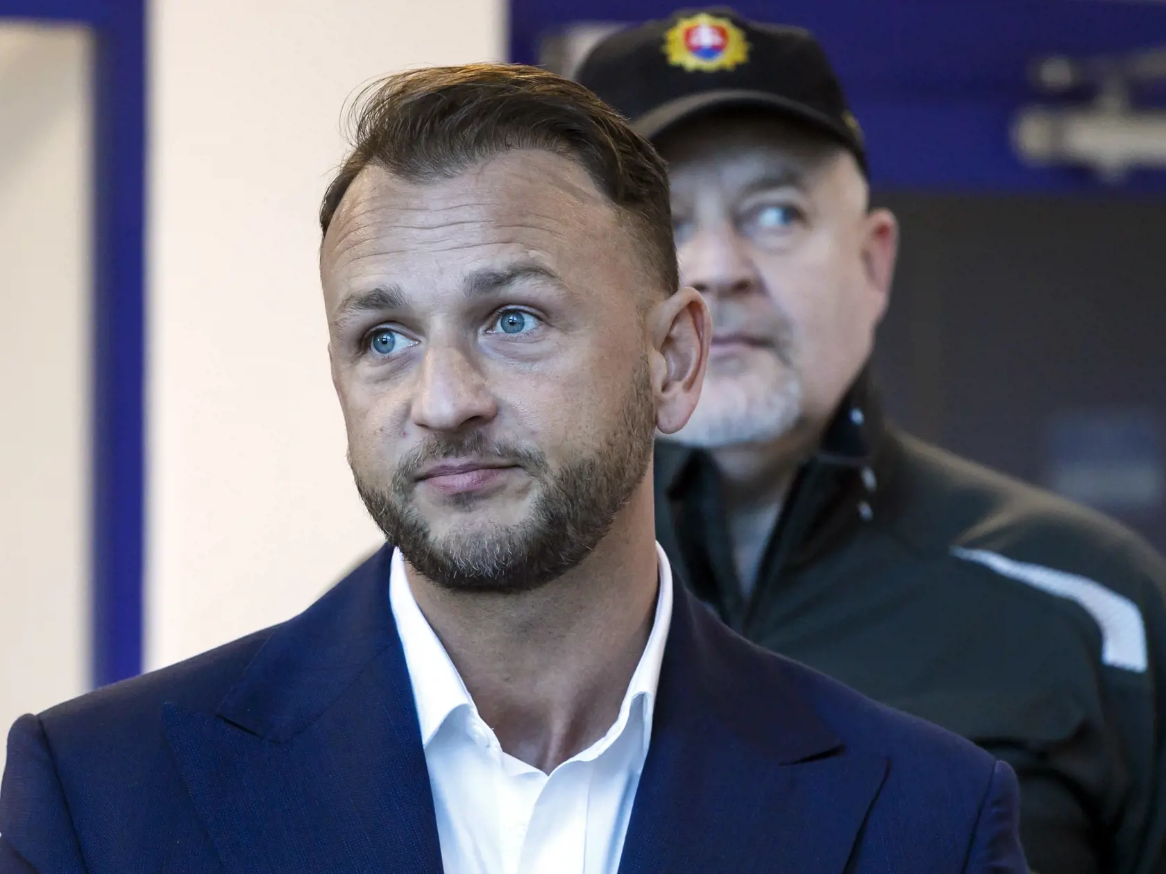 Zväčšujúce sa kúty dlhší čas trápili ministra vnútra a predsedu Hlasu Matúša Šutaja Eštoka.