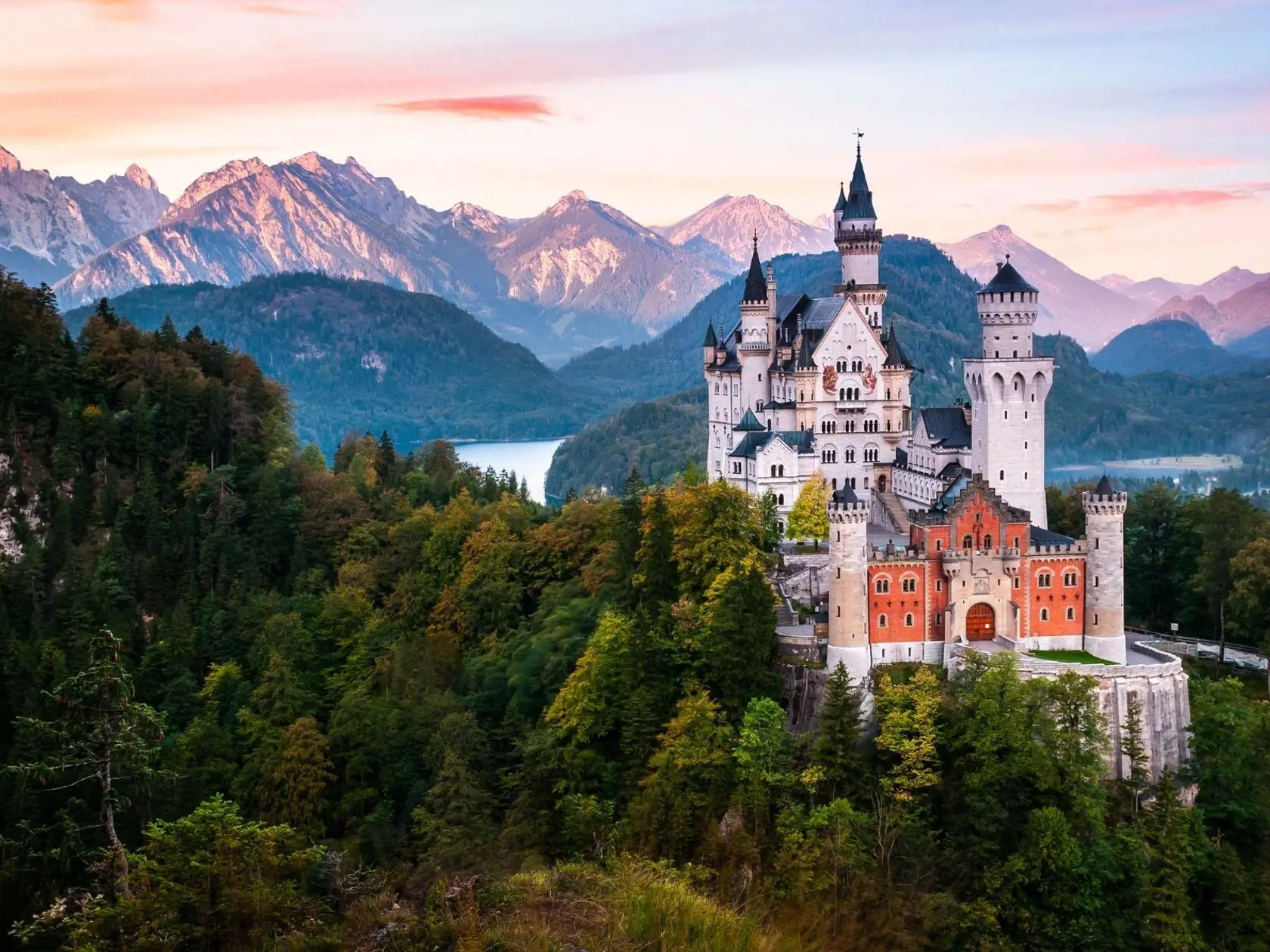 Neuschwanstein.