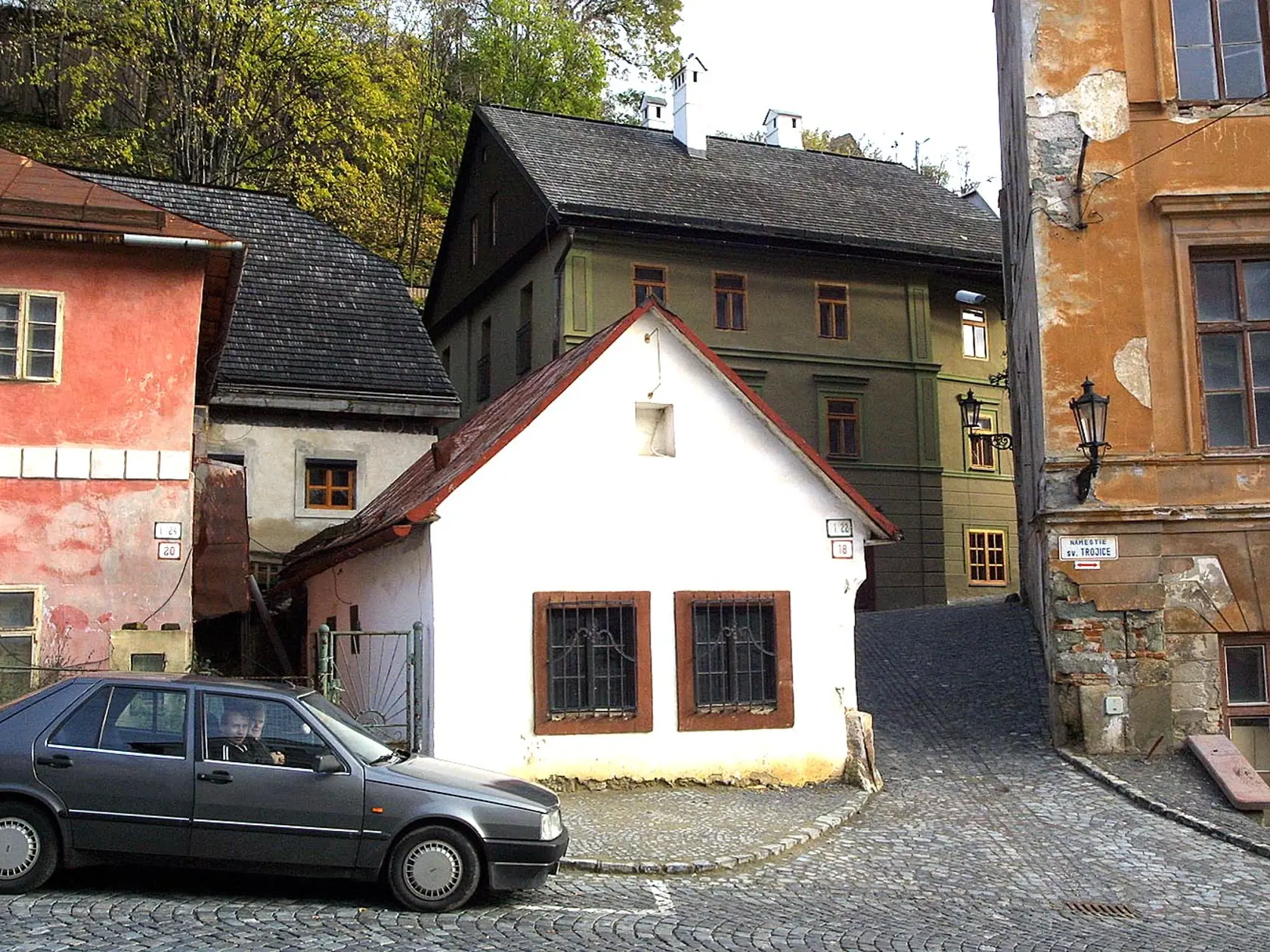 Takto vyzerali nehnuteľnosti Rezešovcovv minulosti.