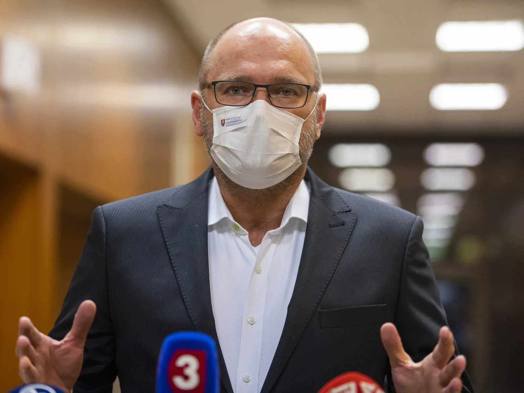 Na snímke minister hospodárstva SR a prvý podpredseda vlády pre ekonomiku SR Richard Sulík (SaS) počas brífingu po 59. rokovaní vlády SR v Bratislave 14. decembra 2020.