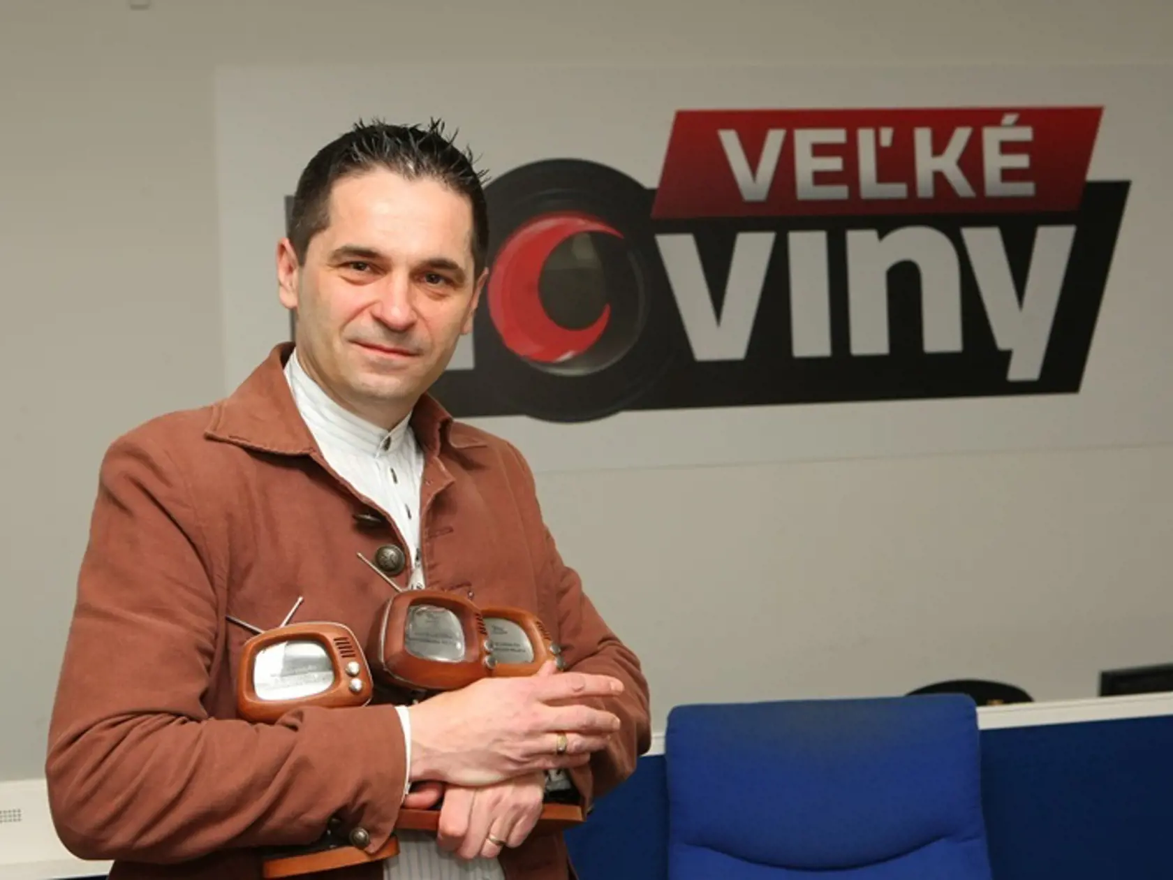 Meno Jána Mečiara  zneužil neznámy  podvodník.