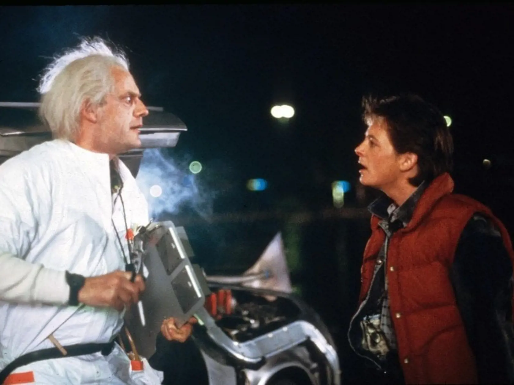 Sci-fi film z roku 1985 v hlavnej úlohe s Christopherom Lloydom a Michaelom J. Foxom sa stal kultovým!
