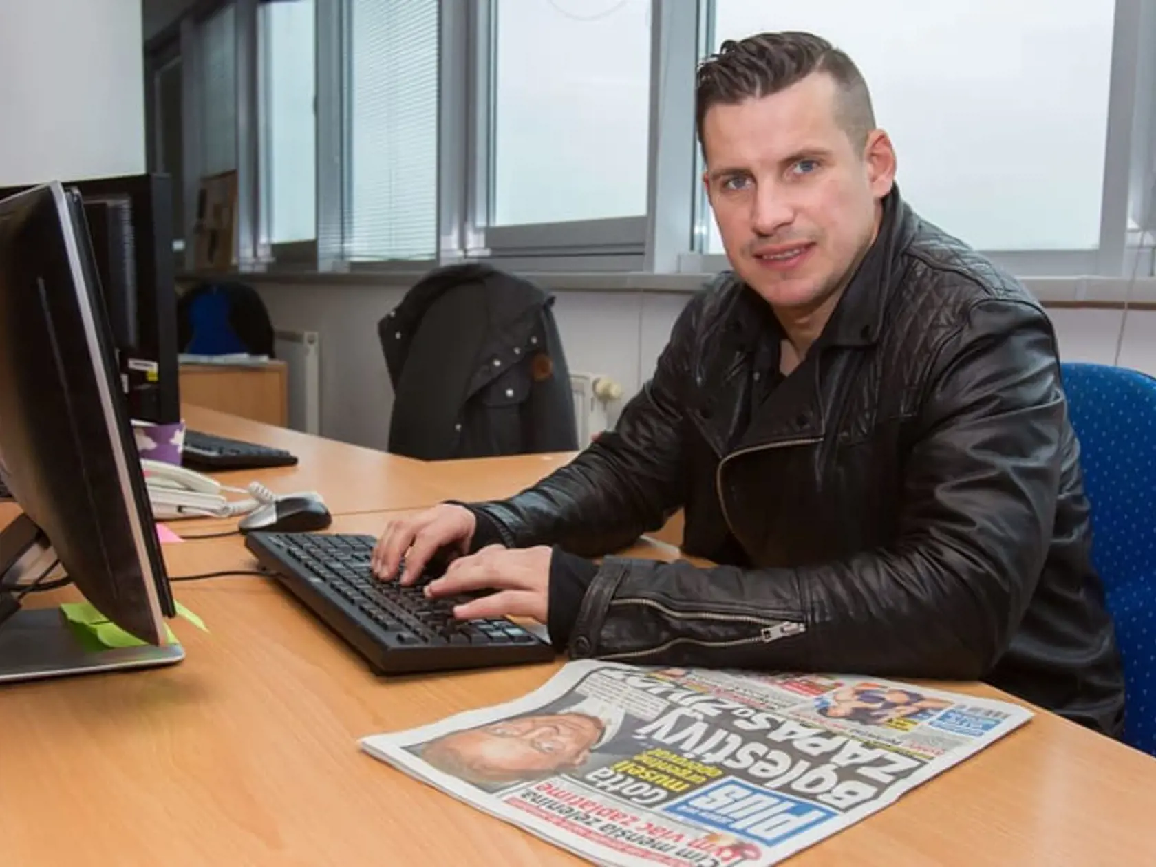 Martin Valihora počas ONLINE rozhovoru v redakcii Pluska.sk.