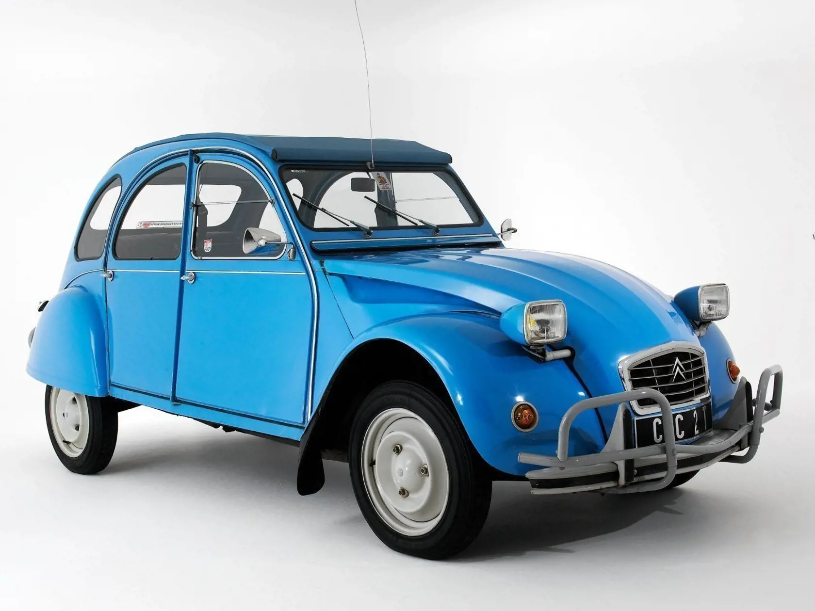 Citroën 2CV patrí aj dnes k mimoriadne populárnym