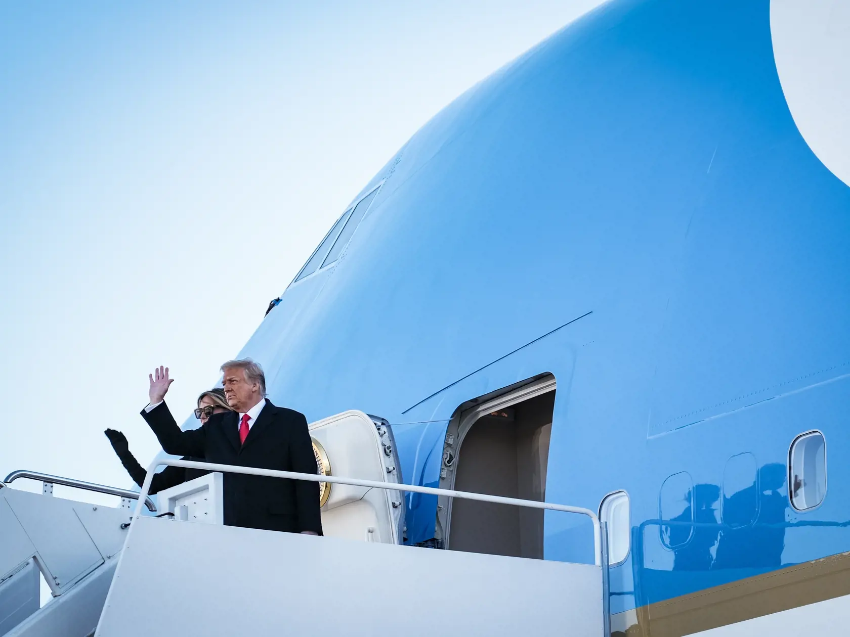 Donald a Melania Trumpovci sa lúčia s Bielym domom.