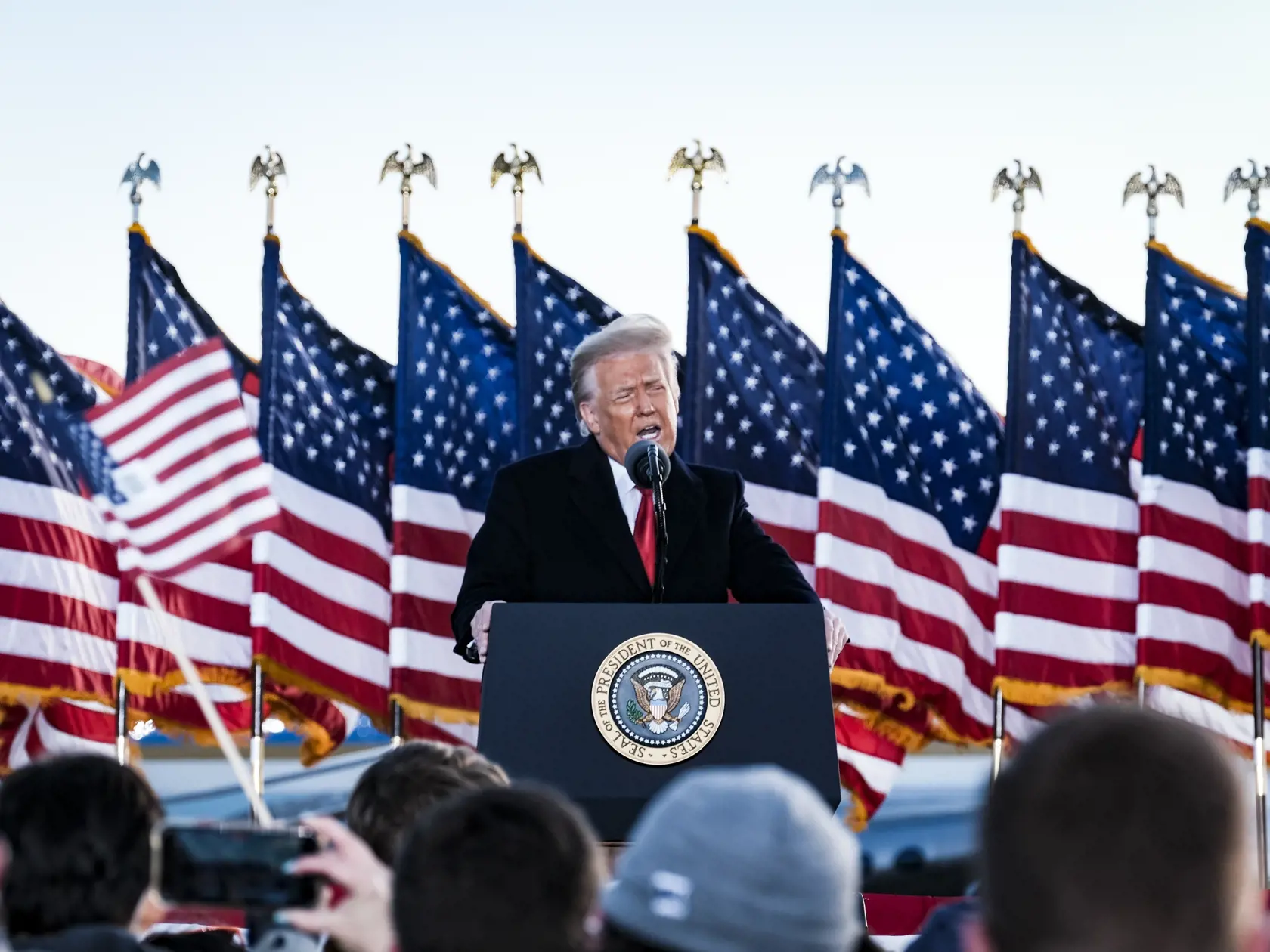 Donald a Melania Trumpovci sa lúčia s Bielym domom.