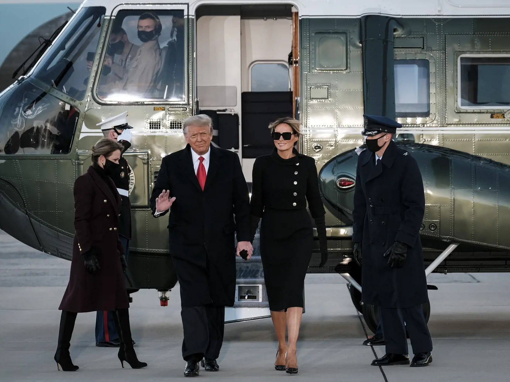 Donald a Melania Trumpovci sa lúčia s Bielym domom.