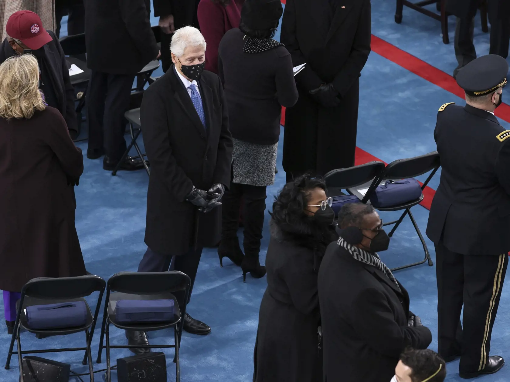 JB 40 Washington - Bývalý americký prezident Bill Clinton prichádza na inauguráciu 46. prezidenta USA Joea Bidena a 49. viceprezidentky Kamaly Harrisovej v americkom Kapitole vo Washingtone 20. januára 2021. FOTO TASR/AP

Former U.S. President Bill Clinton arrives to the inauguration of U.S. President-elect Joe Biden on the West Front of the U.S. Capitol on Wednesday, Jan. 20, 2021 in Washington.  (Tasos Katopodis /Pool Photo via AP)