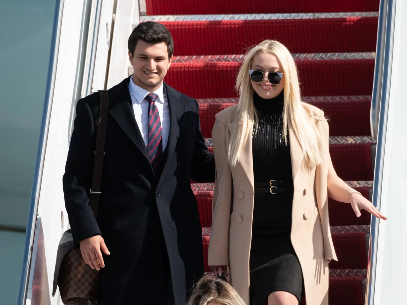 Čerstvo zasnúbená Tiffany Trump po prílete na Floridu.