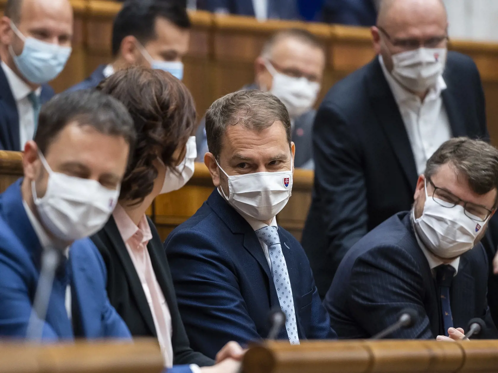 Na snímke zľava minister financií SR Eduard Heger (OĽaNO), podpredsedníčka vlády pre investície a informatizáciu SR Veronika Remišová (Za ľudí), predseda vlády SR Igor Matovič (OĽaNO), podpredseda vlády pre legislatívu a strategické plánovanie Štefan Holý (Sme rodina) a minister hospodárstva SR a prvý podpredseda vlády pre ekonomiku SR Richard Sulík (SaS) pred 8. schôdzou Národnej rady SR, na ktorej prezidentka SR Zuzana Čaputová vystúpila so Správou o stave Slovenskej republiky. V Bratislave 5.