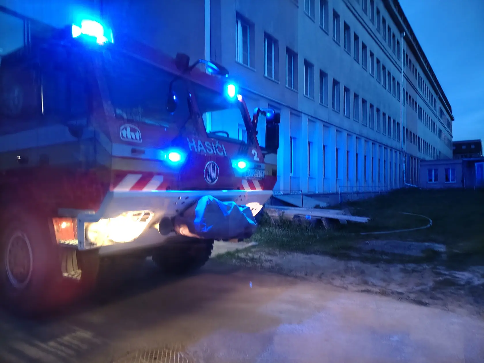 Dnes (10.4.) došlo k požiaru v bytovom dome na Hagarovej ulici v Bratislave.