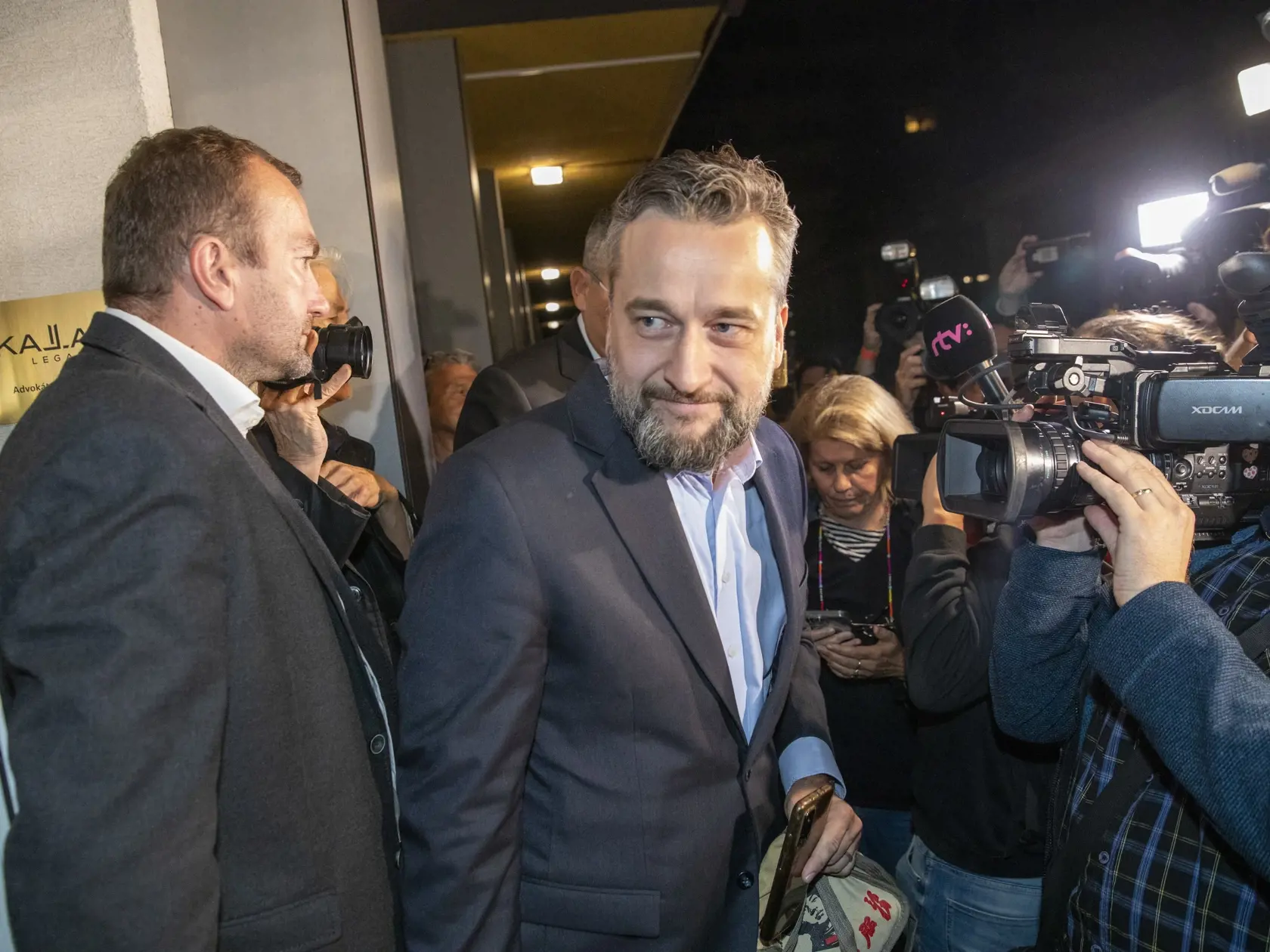 Na snímke je  centrála politickej strany SMER-SD na Súmračnej ulici počas parlamentných volieb 2023, prichádza Luboš Blaha.