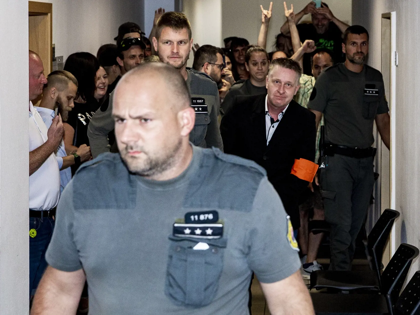 Rozsudok v prípade Josefa Šípoša na Okresnom súde v Trnave. Sympatizanti Pepa súd odsúdili slovami Odpad a Stredovek.