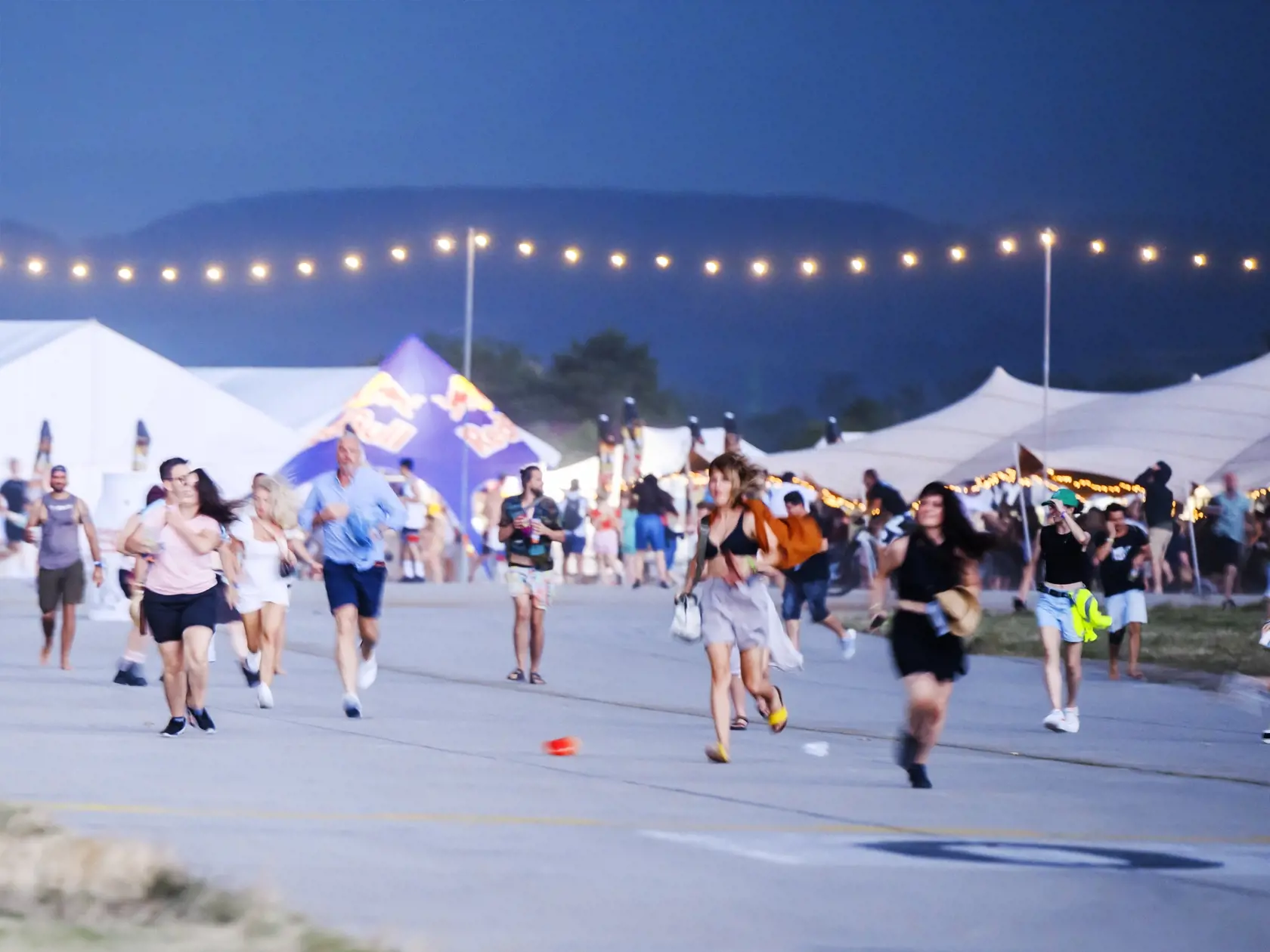 Časť Slovenska zasiahli intenzívne búrky, festival Pohoda organizátori prerušili