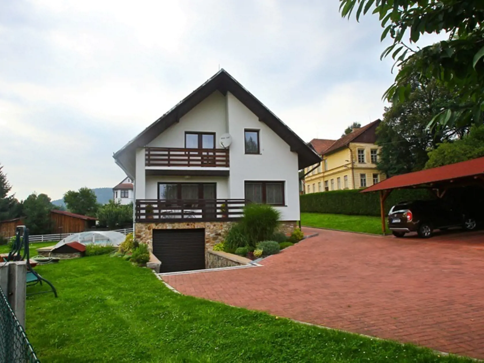 SPOLUMAJITEĽ FIRMY KRÝSL: Žije v českých Sušiciach. Odhad ceny: 200-tisíc eur.